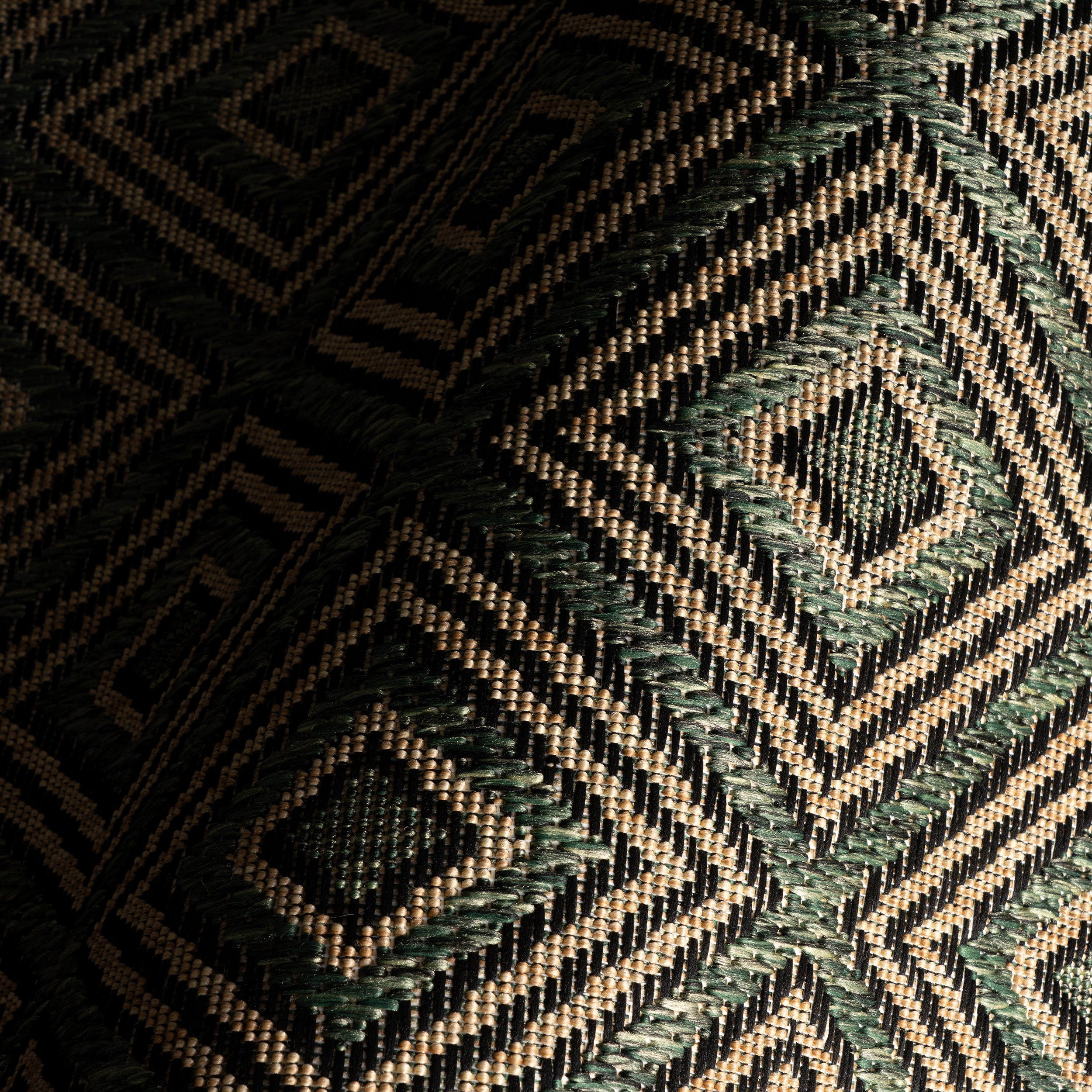 Sorisse Indoor/Outdoor Diamond Area Rug - Image 10