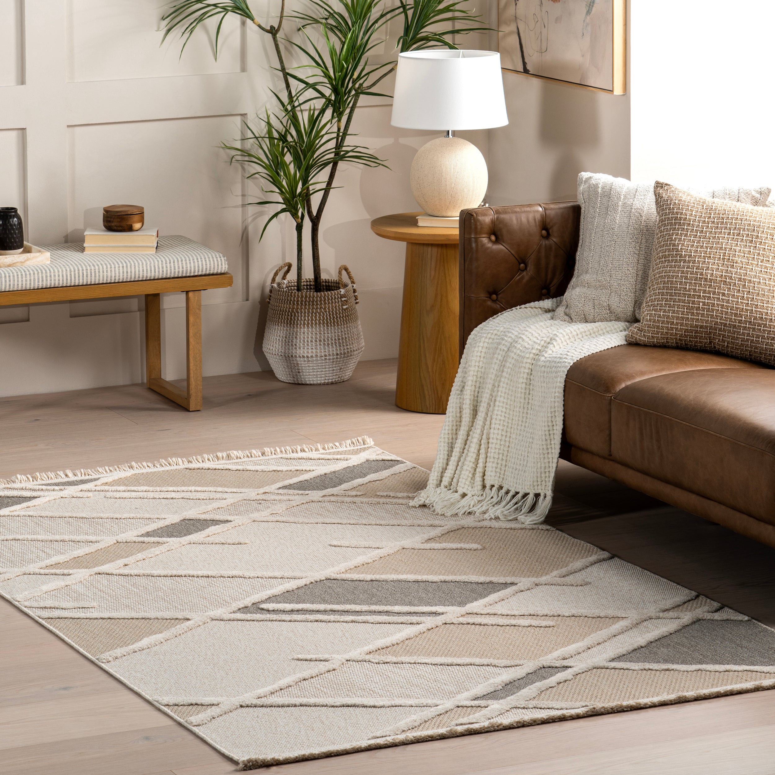 Ginevra Modern Lattice Fringe Area Rug - Image 2