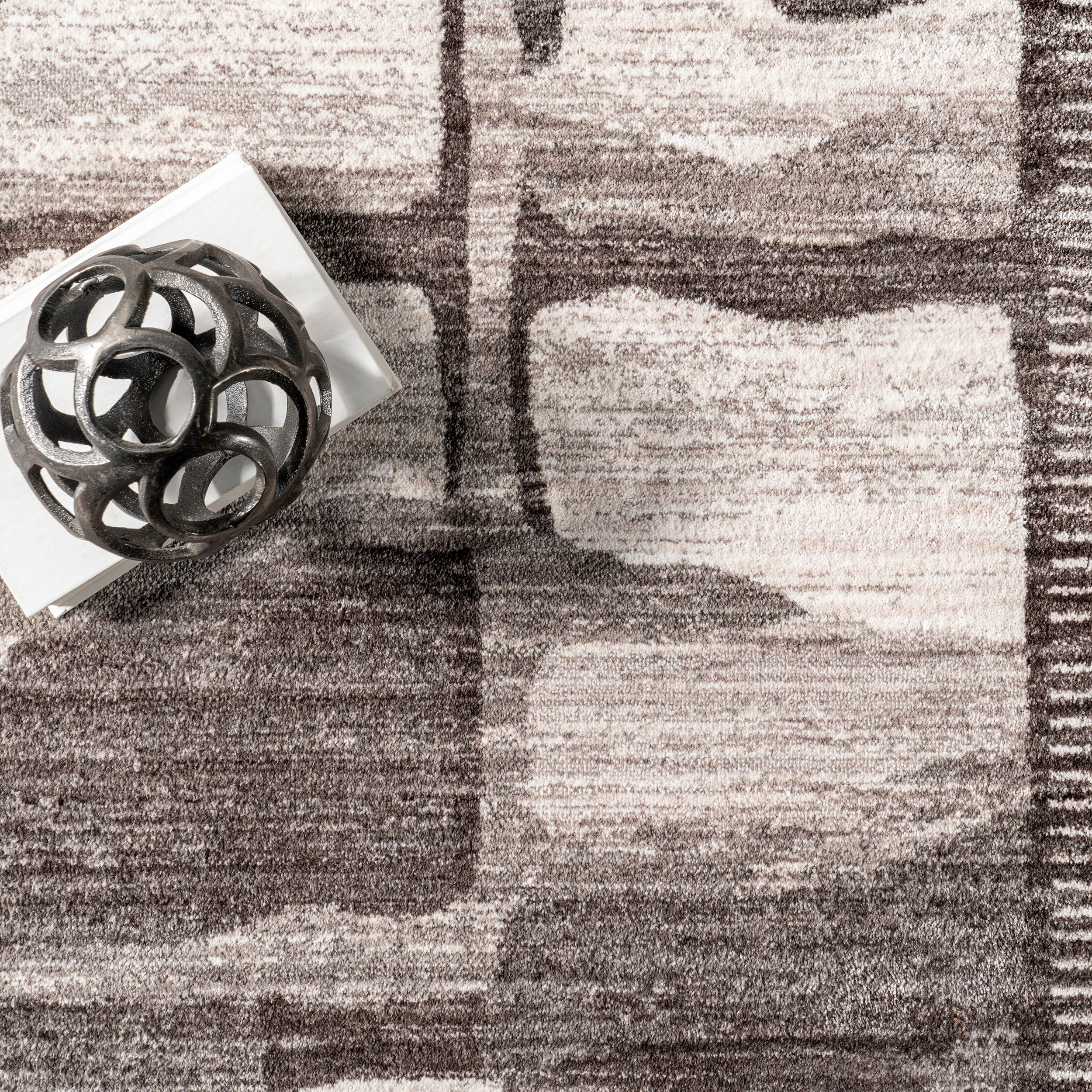 Chrissie Abstract Shapes Fringe Area Rug - Image 6