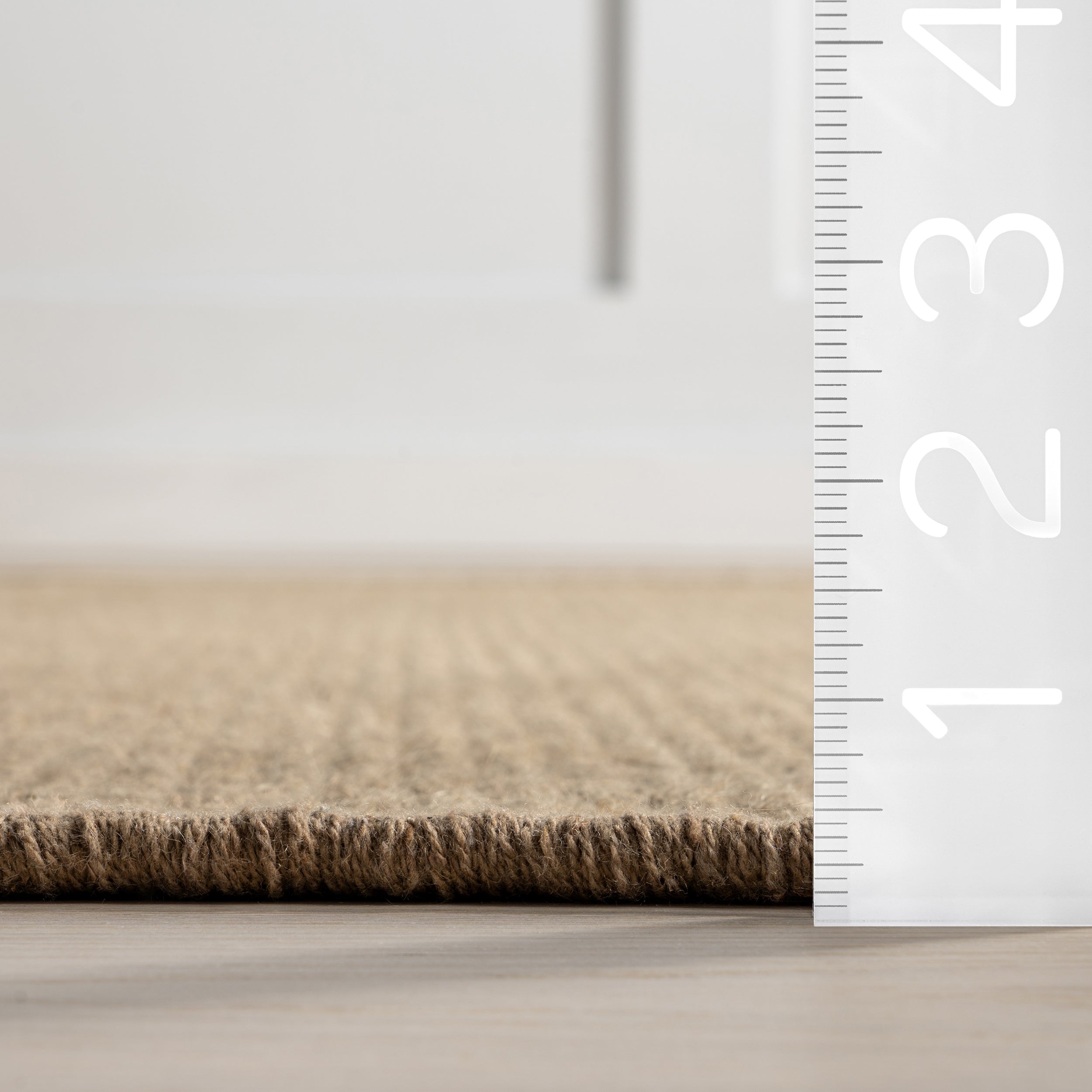 Ainara Solid Handmade Jute Area Rug - Image 3