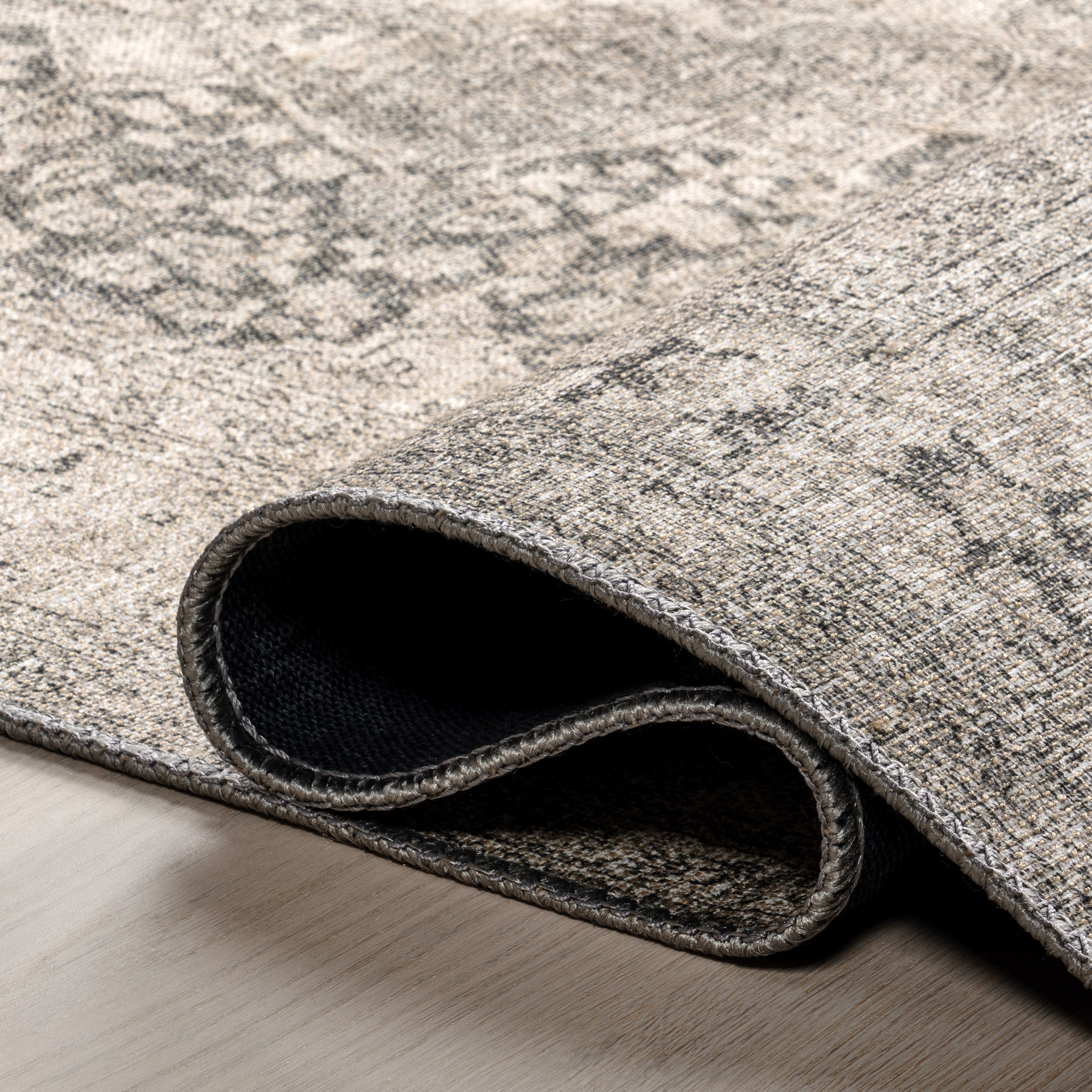 Hillstone Collection Agnetha Traditional Vintage Medallion Area Rug - Image 4