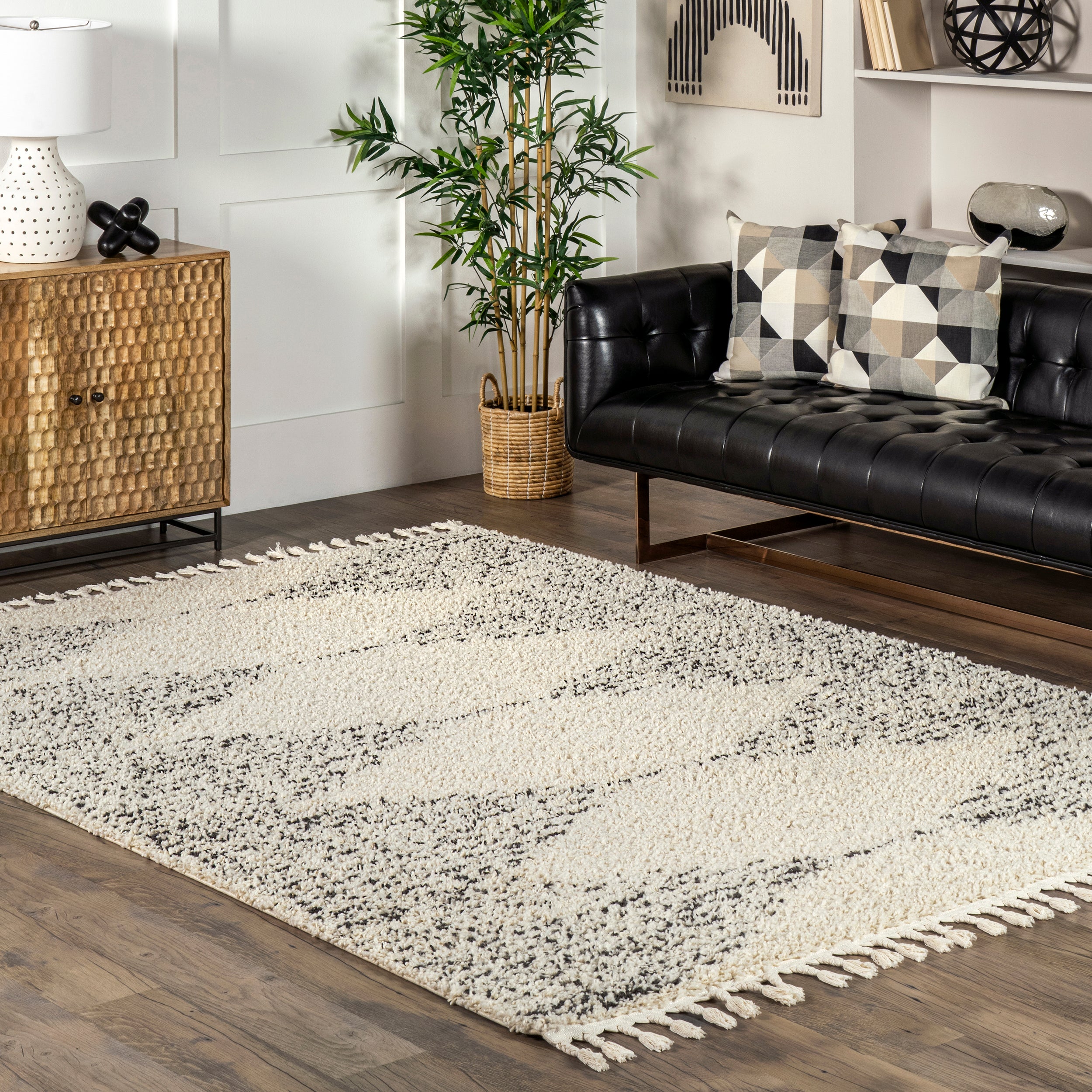 Bria Moroccan Shag Tasseled Area Rug - Image 2