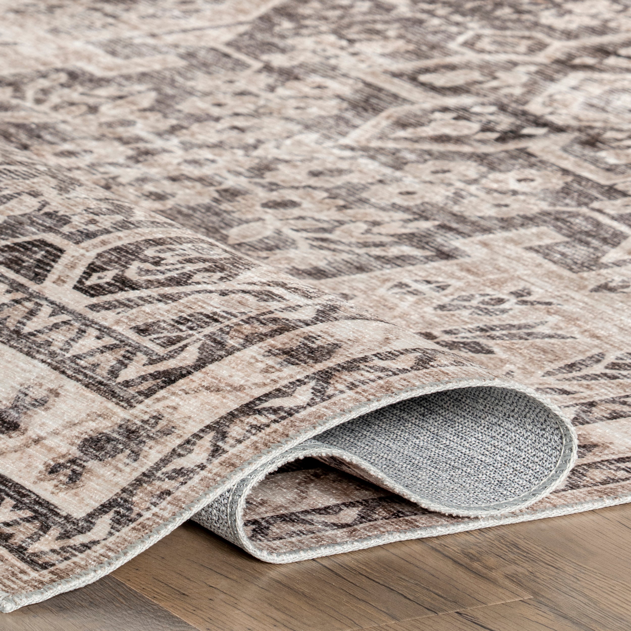 Eira Medallion Stain-Resistant Machine Washable Area Rug - Image 4