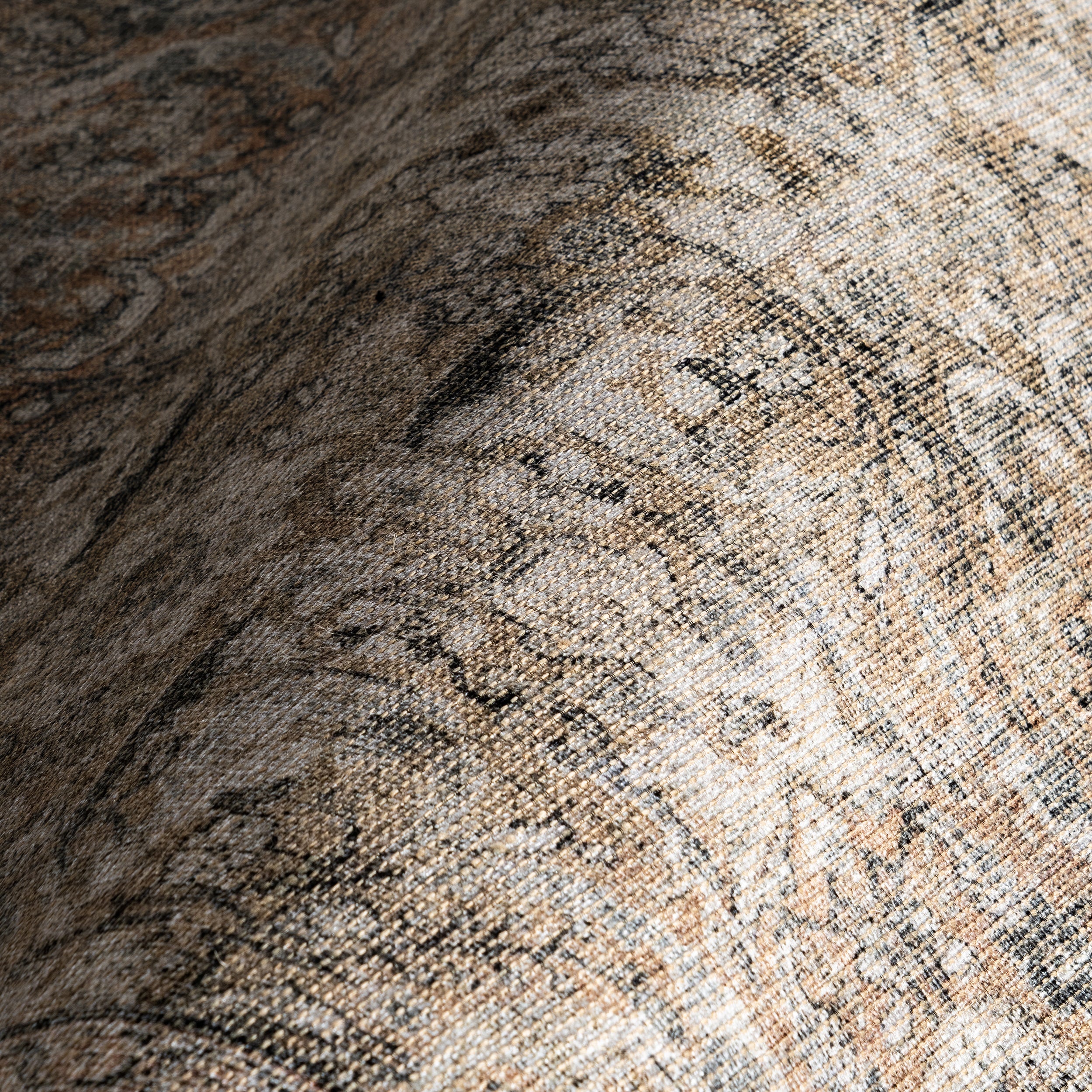 Hillstone Collection Deka Traditional Vintage Medallion Area Rug - Image 5