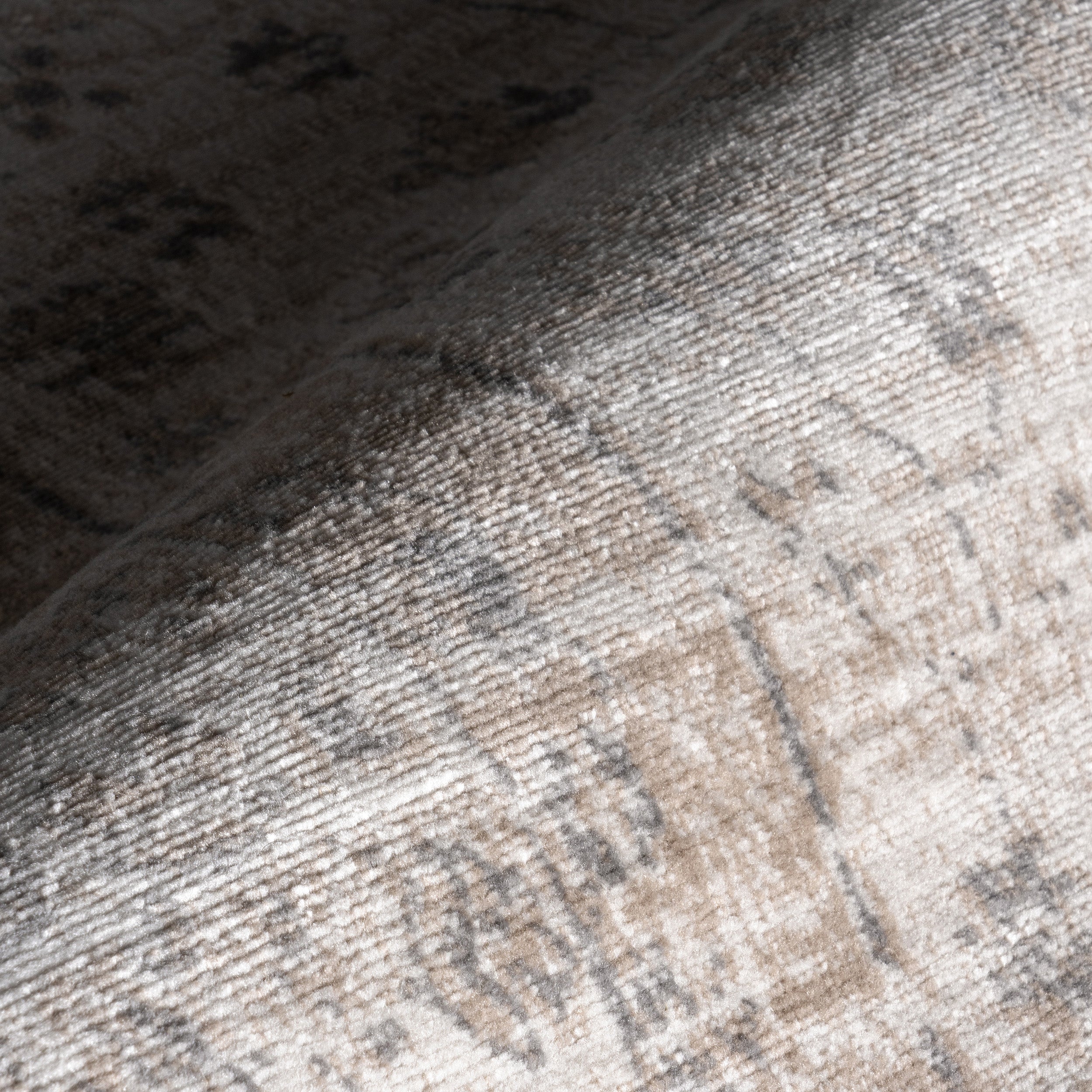 Nesa Traditional Medallion Area Rug - Image 5