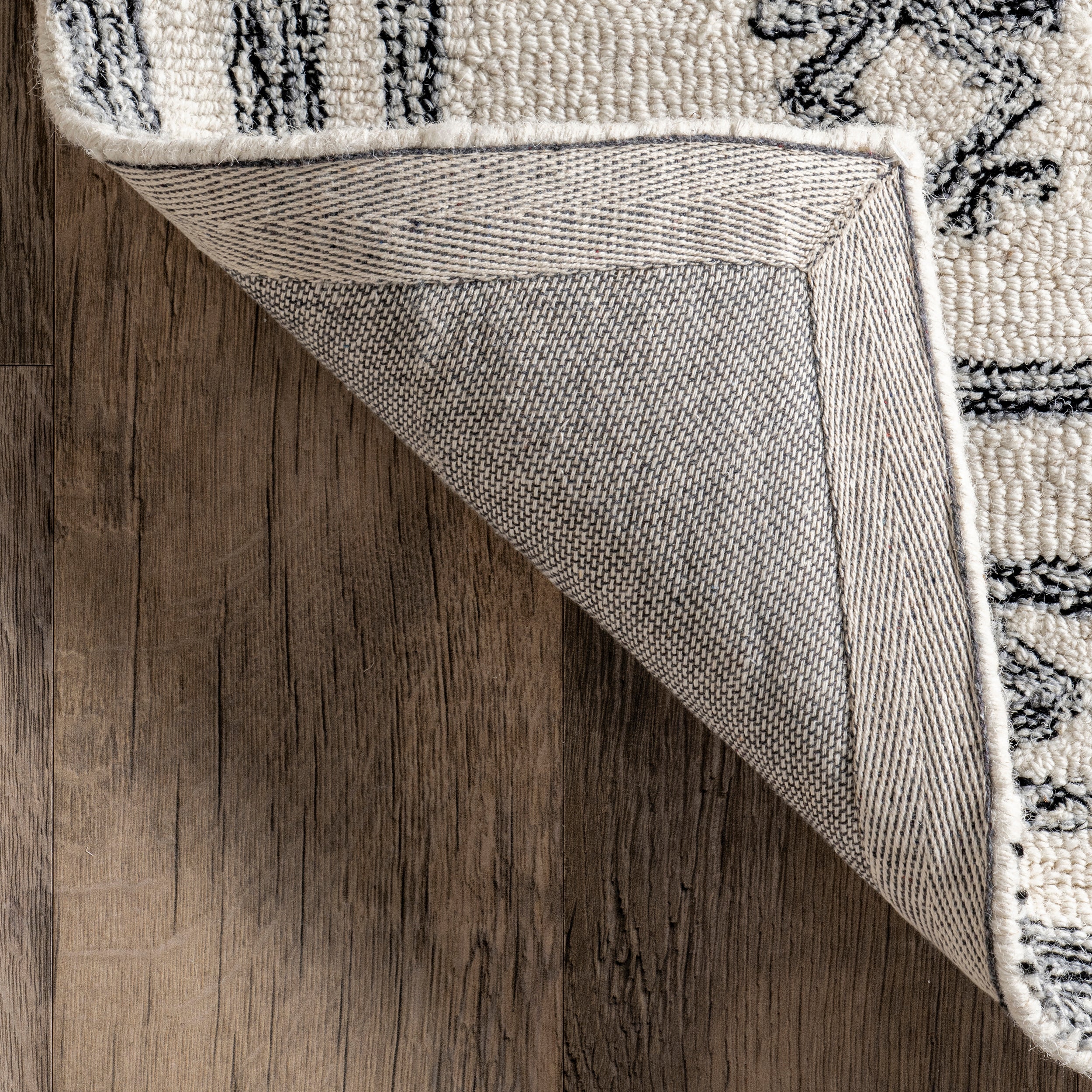 Luisa Southwestern Wool Area Rug - Image 7