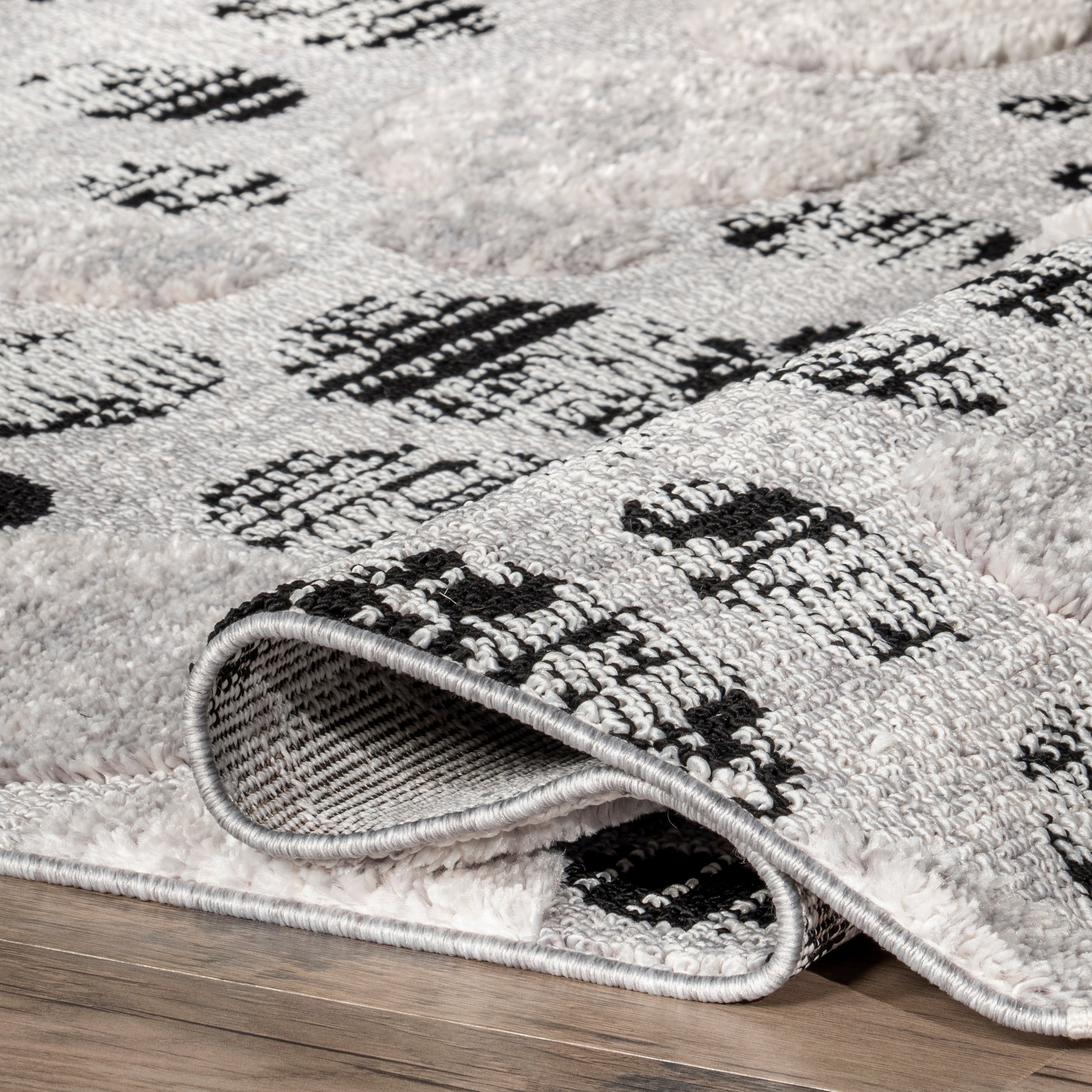 Carli Modern Pebble Tasseled Area Rug - Image 4