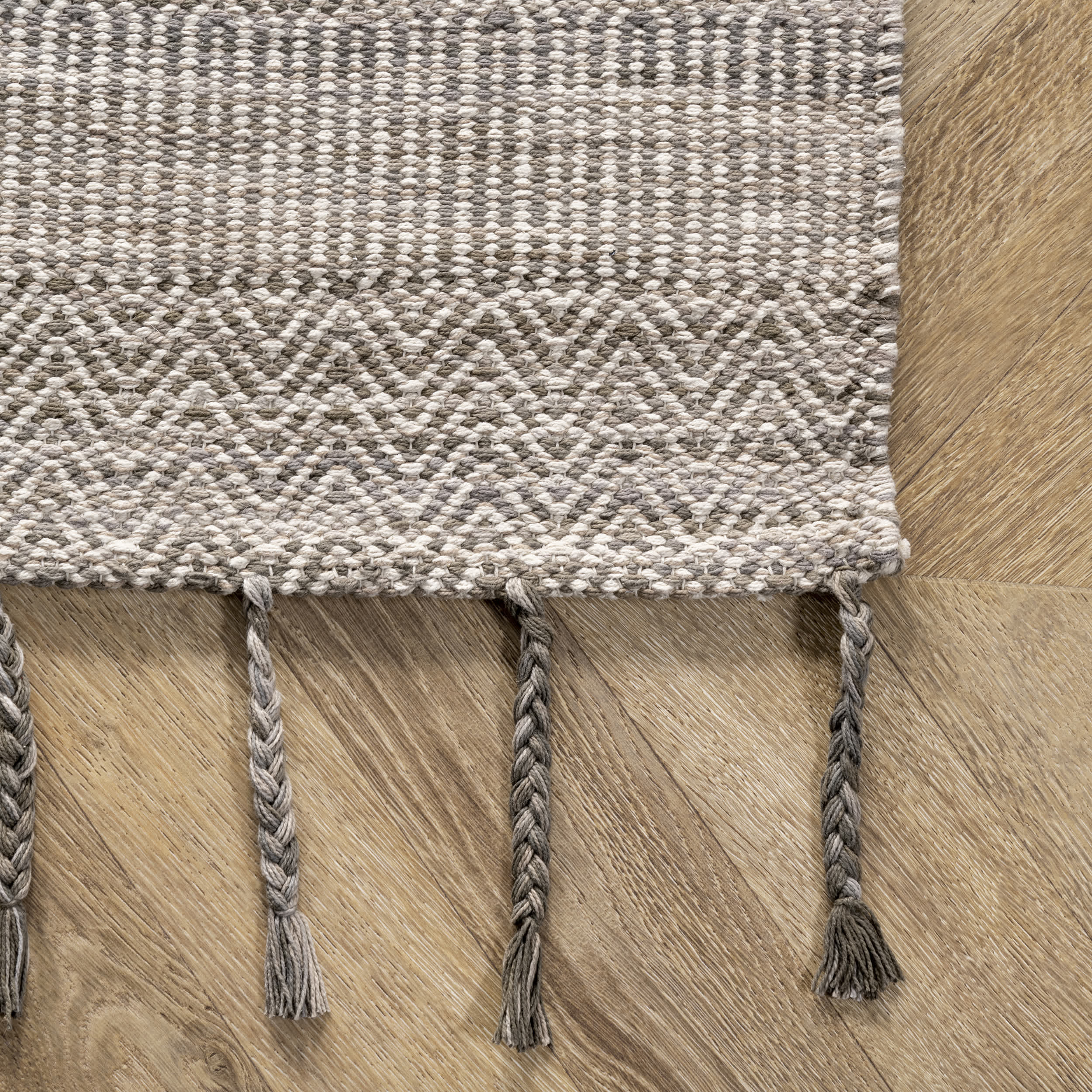 Diem Geometric Cotton Tassel Area Rug - Image 15