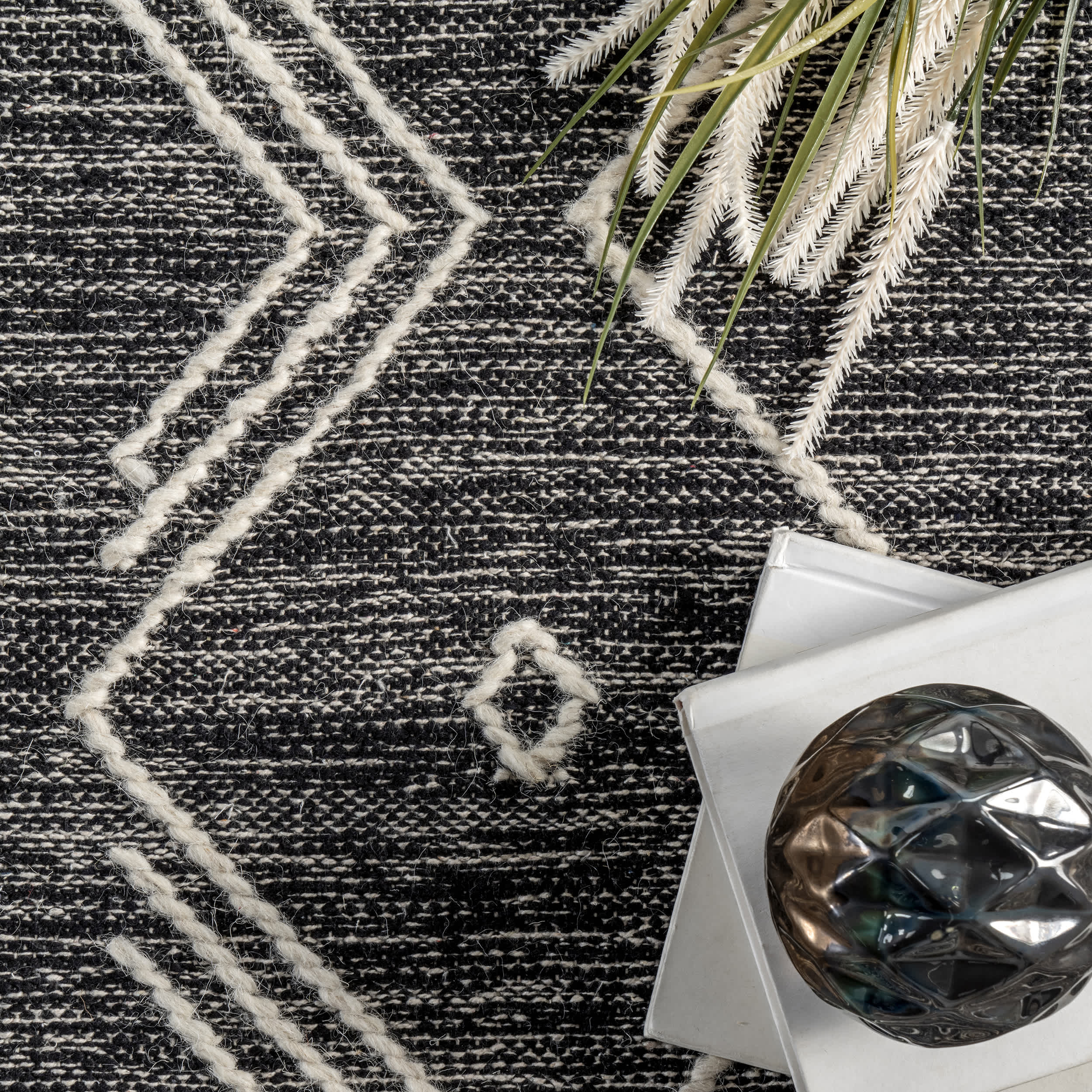 Cassie Cotton Flatweave Tribal Tassel Area Rug - Image 6