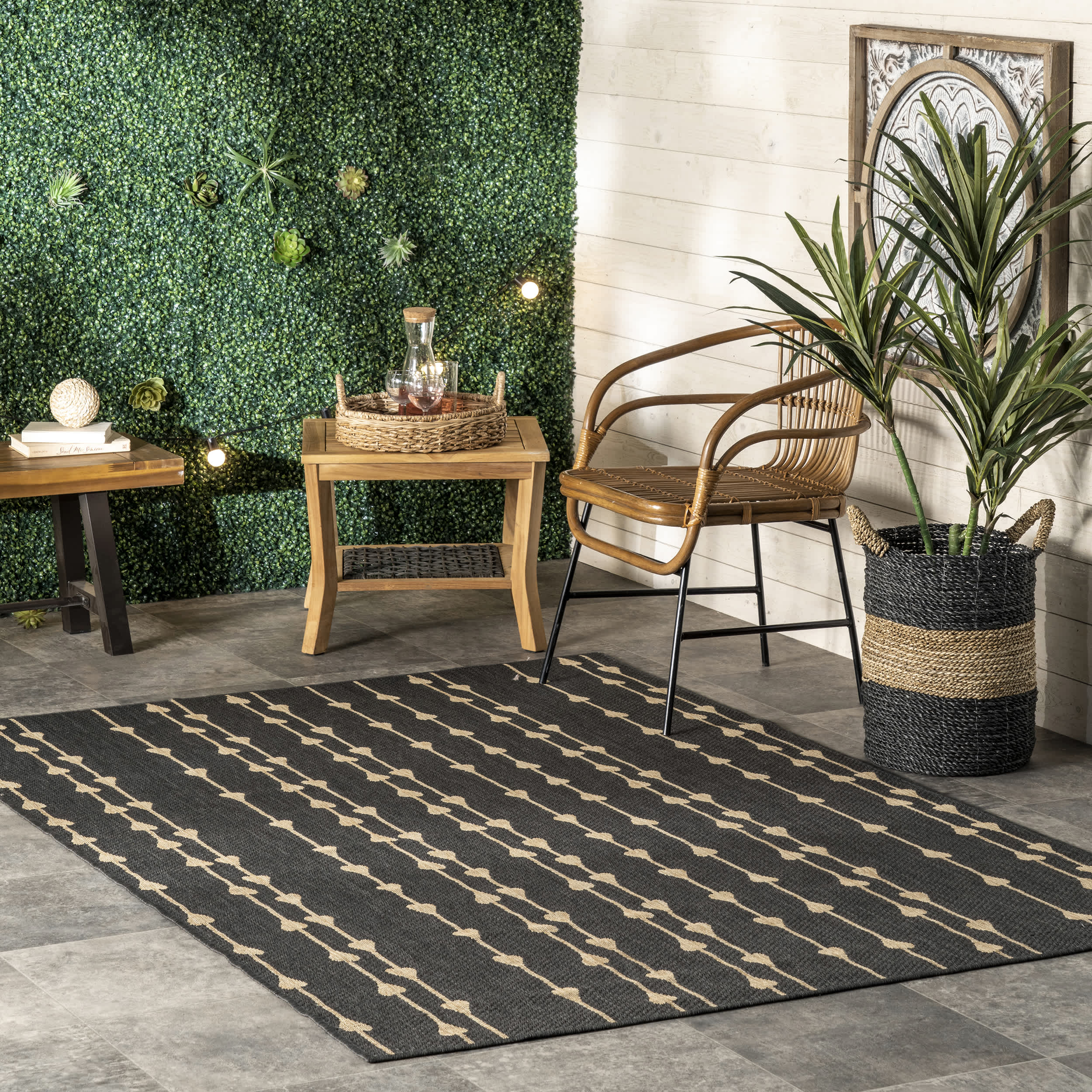 Kiernan Vertical Teardrop Stripe Indoor/Outdoor Area Rug - Image 4
