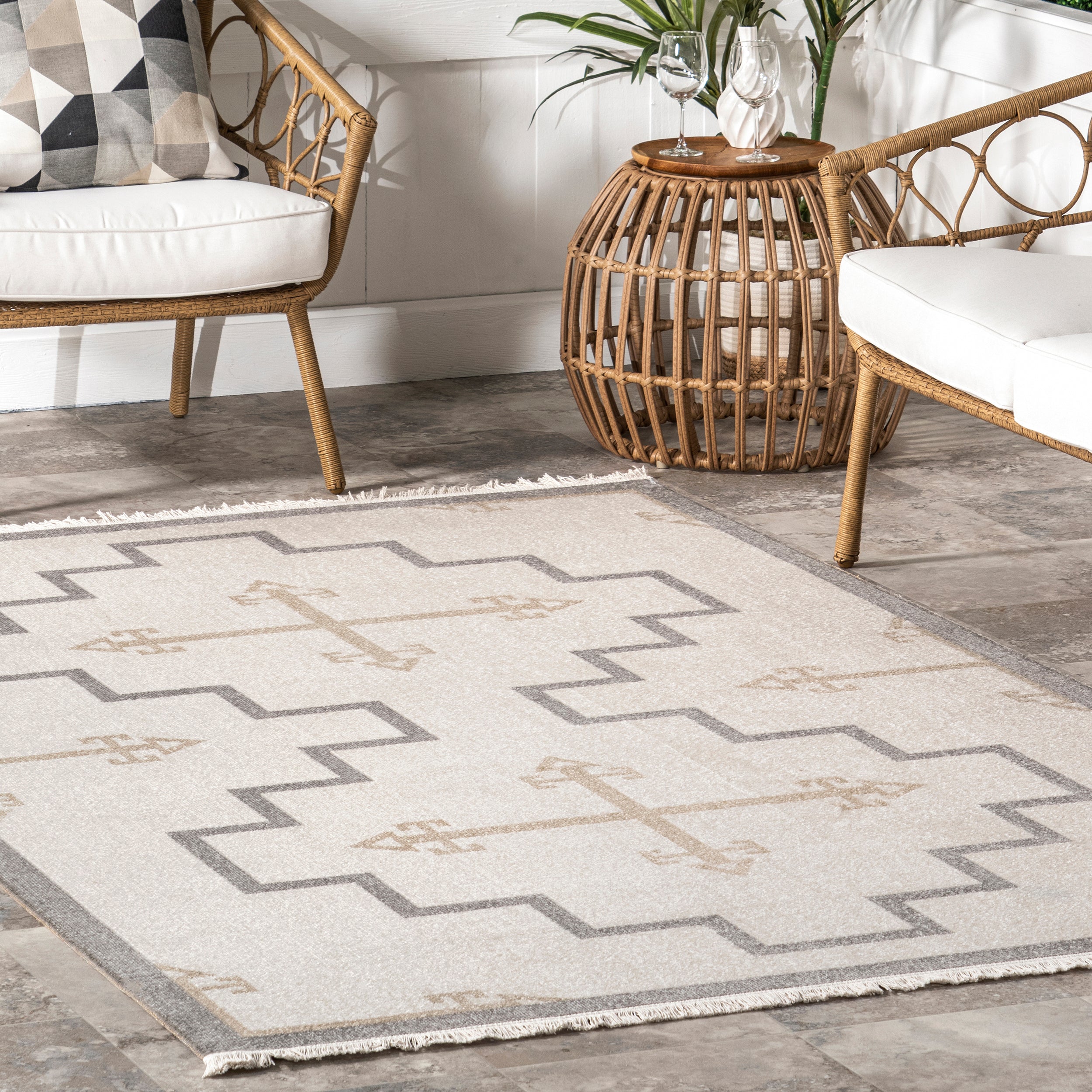 Isa Southwestern Indoor/Outdoor Fringe Area Rug - Image 9