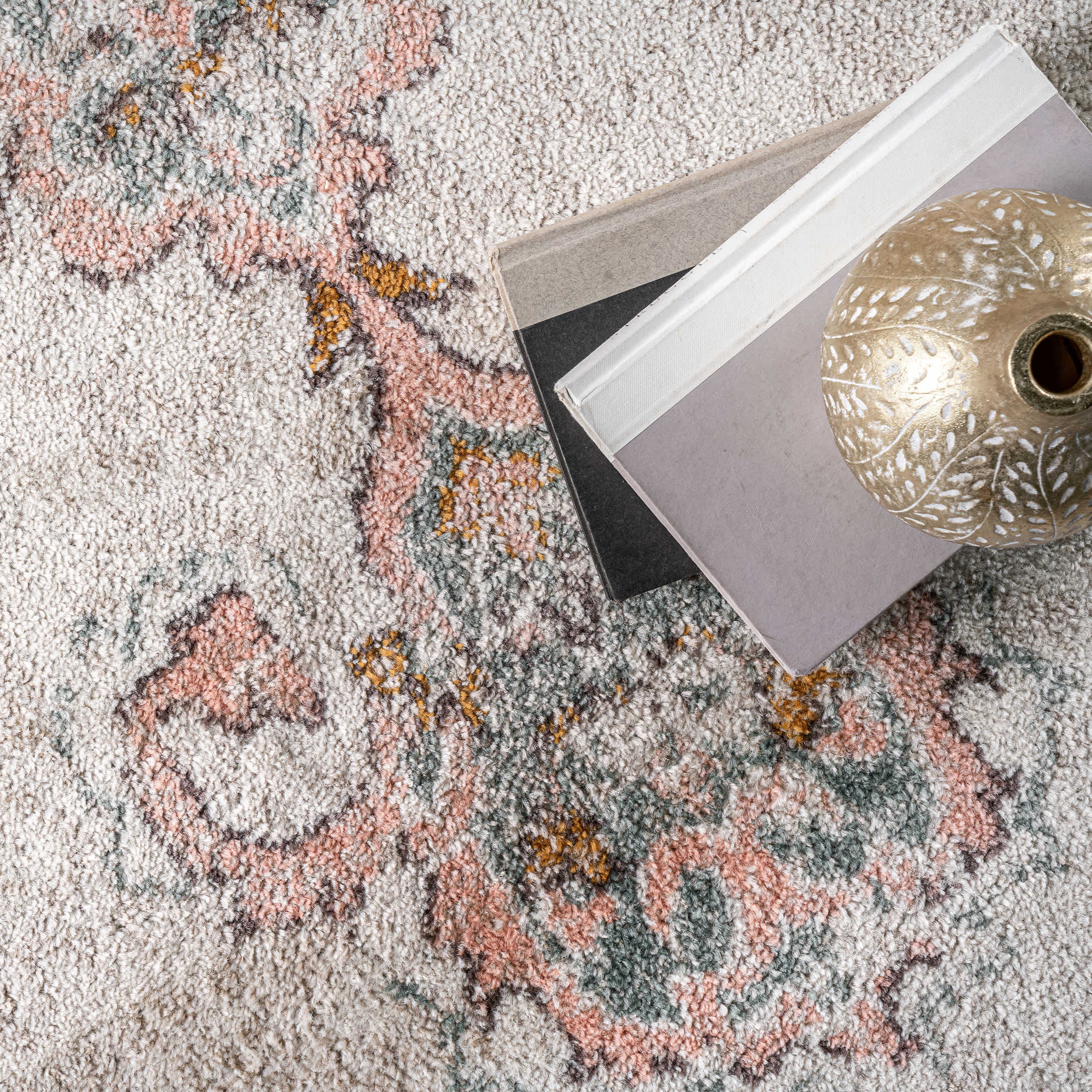 Vintage Medallion Liliana Area Rug - Image 6