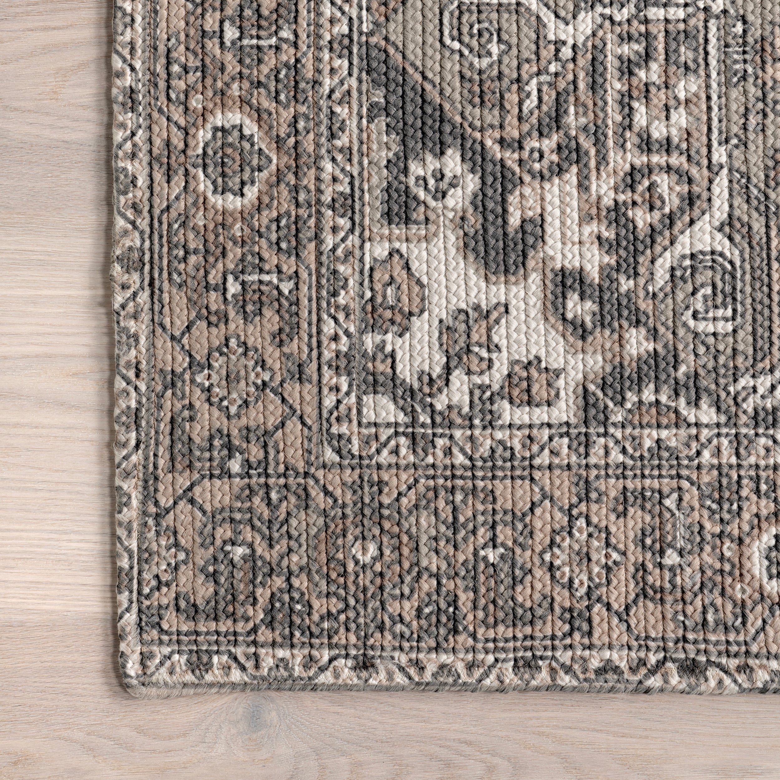 Sausha Traditional Medallion Indoor/Outdoor Area Rug - Image 5