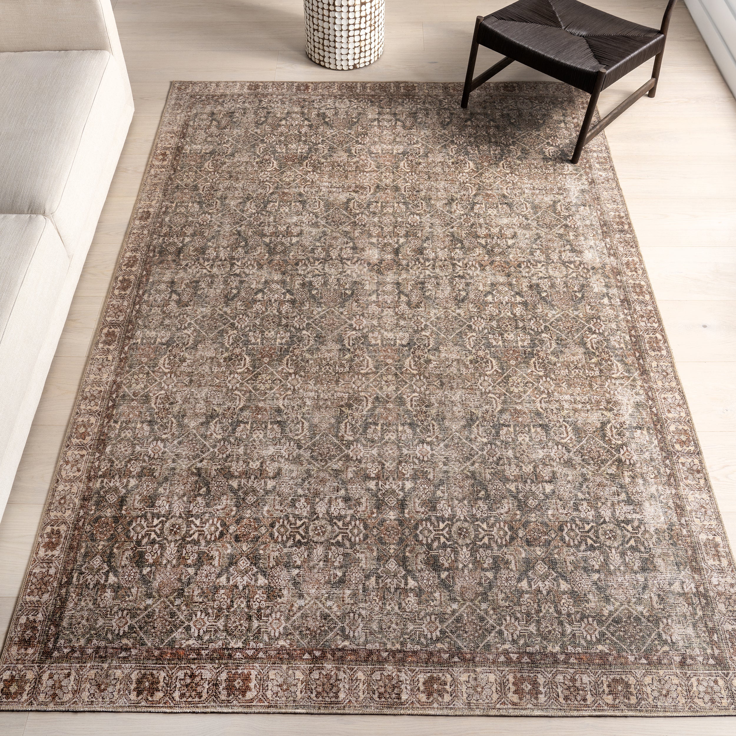 Hillstone Collection Calianna Traditional Vintage Medallion Area Rug - Image 2