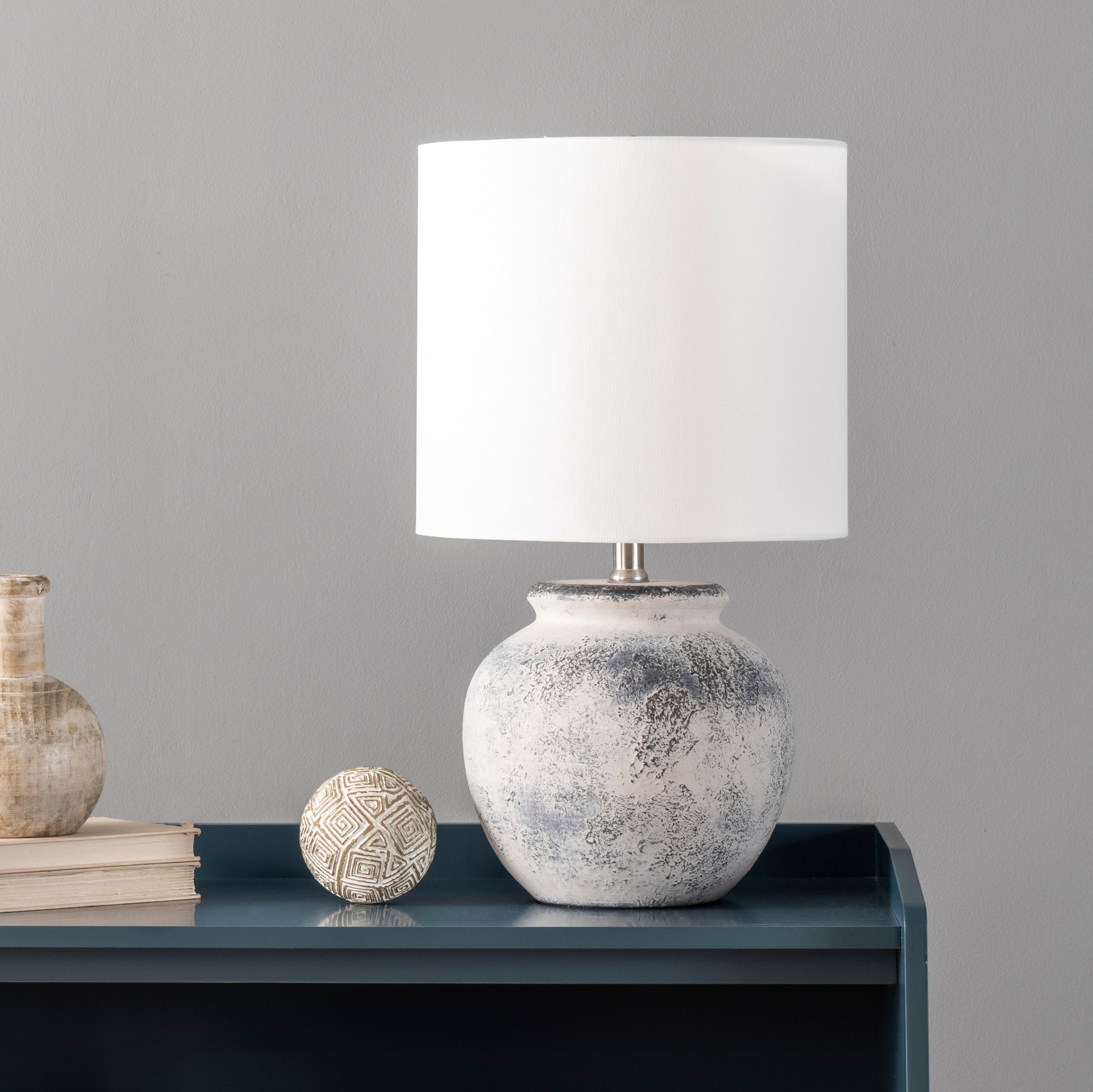 Hilma 22 Distressed Ceramic Table Lamp - Image 3