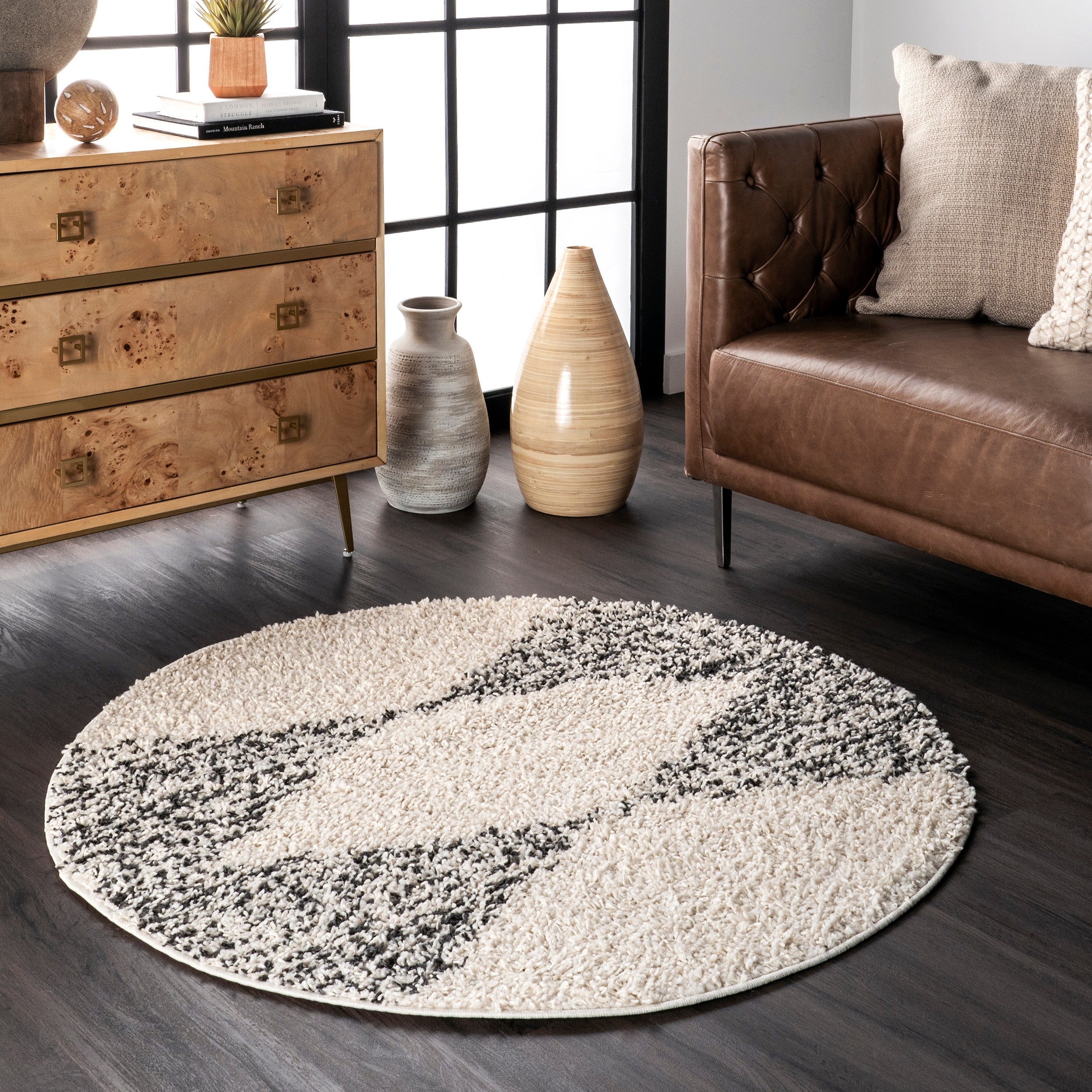 Bria Moroccan Shag Tasseled Area Rug - Image 11
