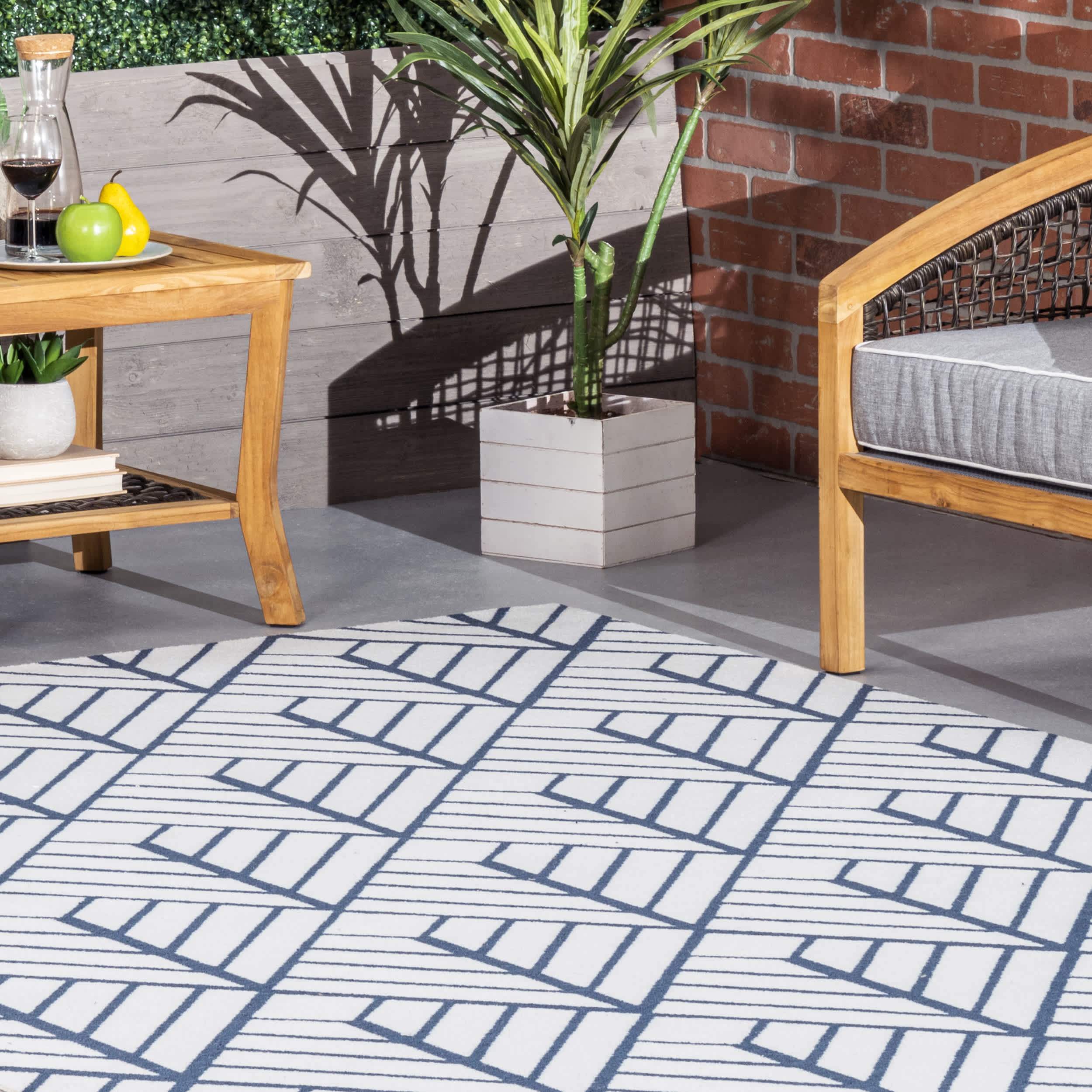 Tiffany Contemporary Diamond Indoor/Outdoor Area Rug - Image 9