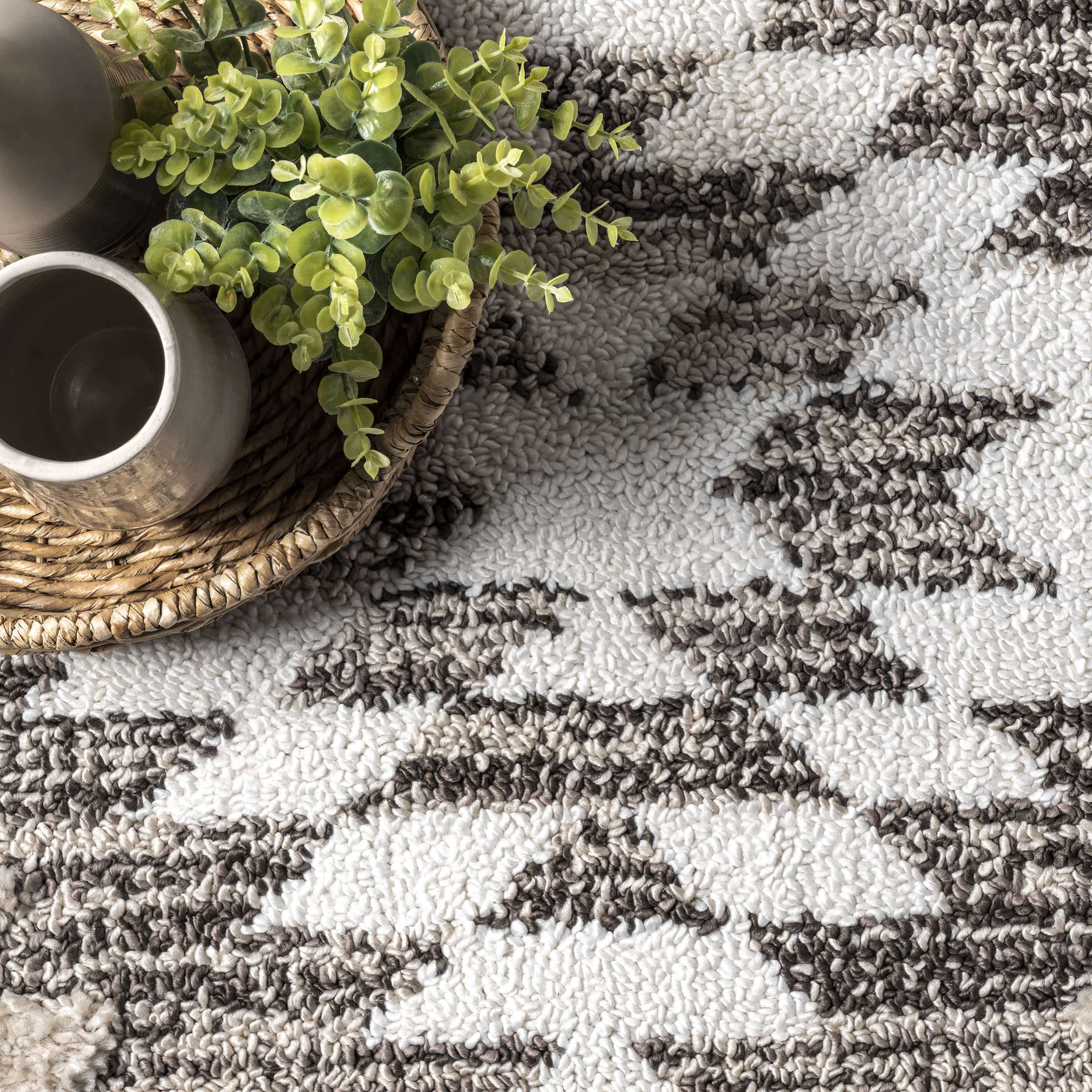 Adelade Aztec High Low Shaggy Tassel Area Rug - Image 6