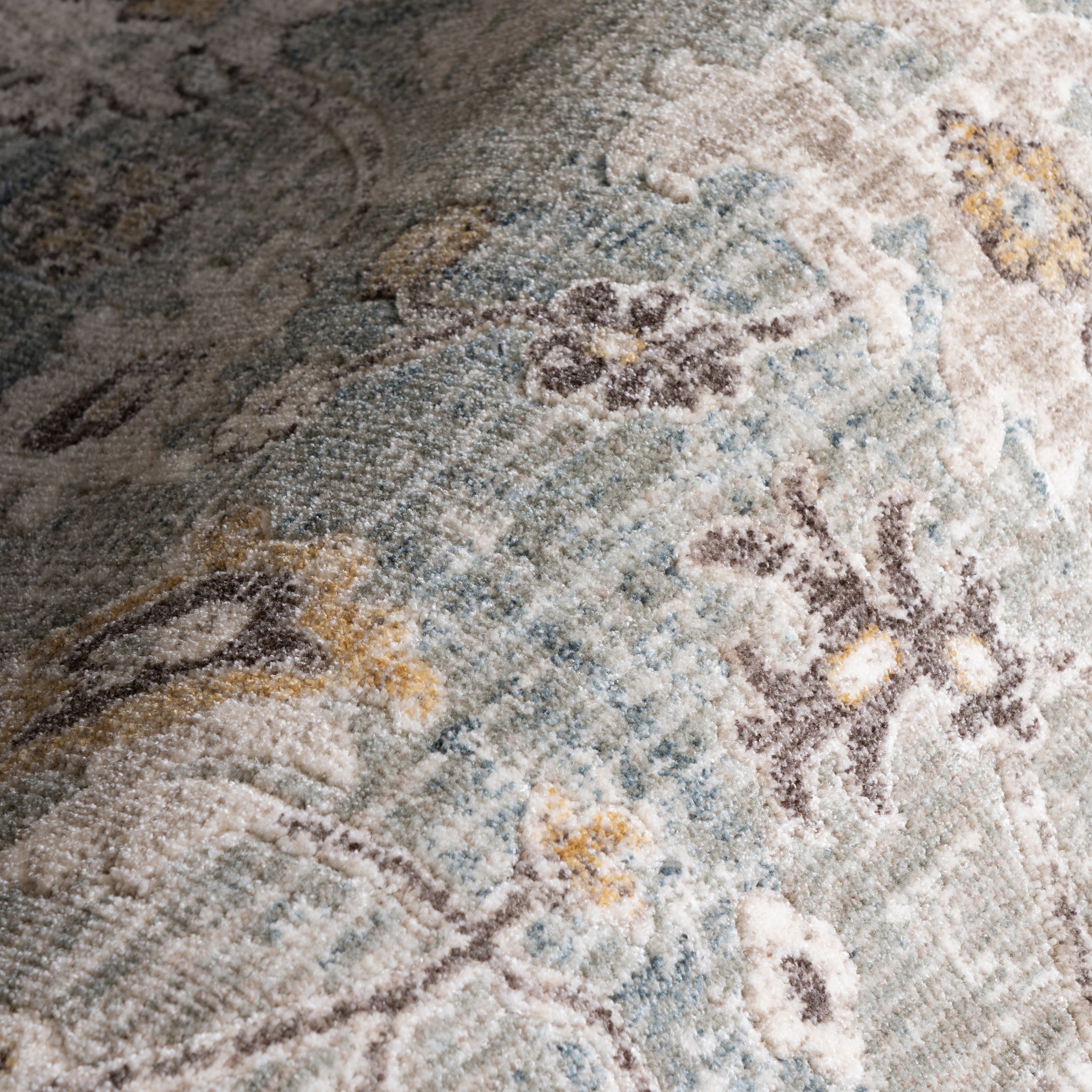 Delvina Vintage Traditional Medallion Area Rug - Image 5