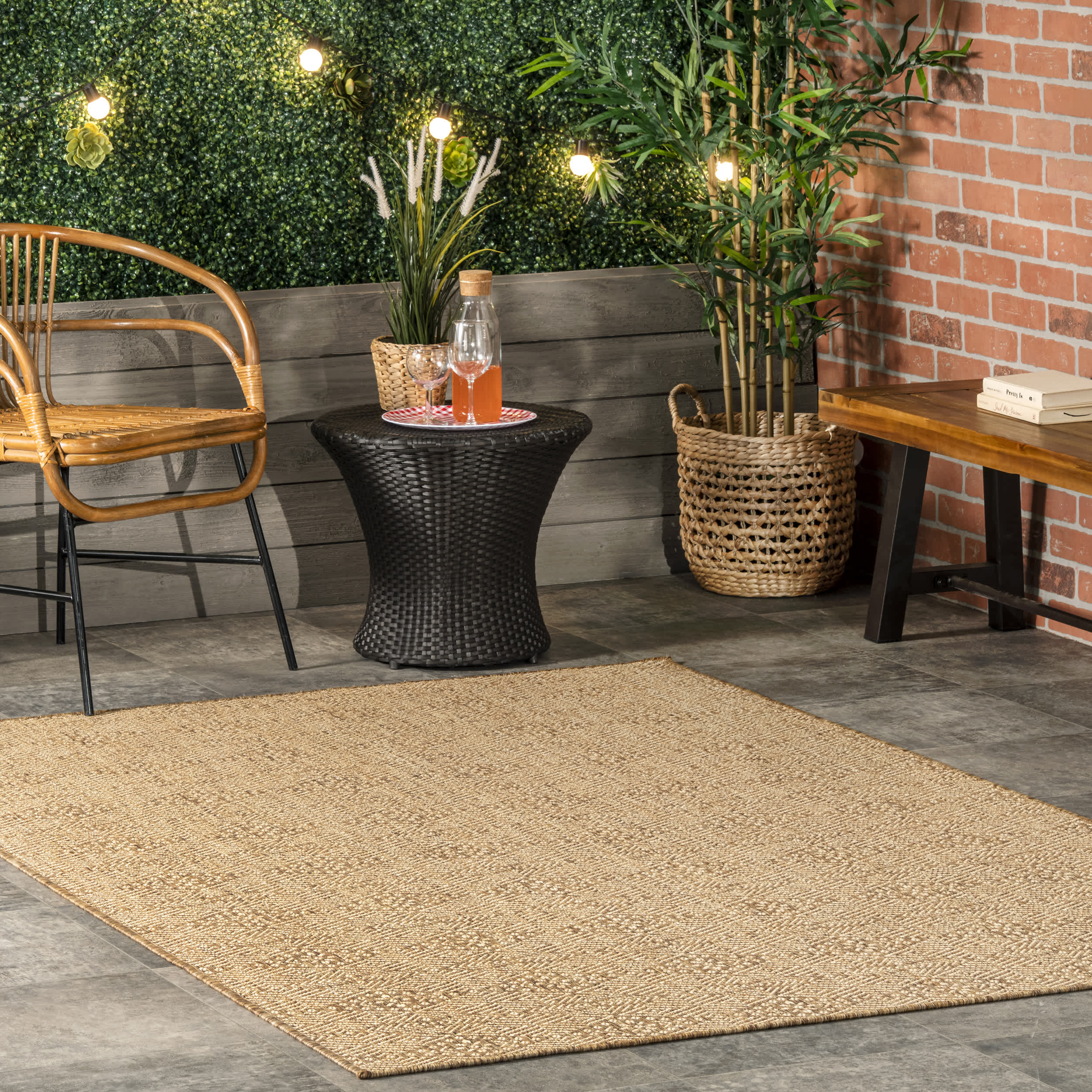 Chandler Elegant Indoor/Outdoor Area Rug - Image 2