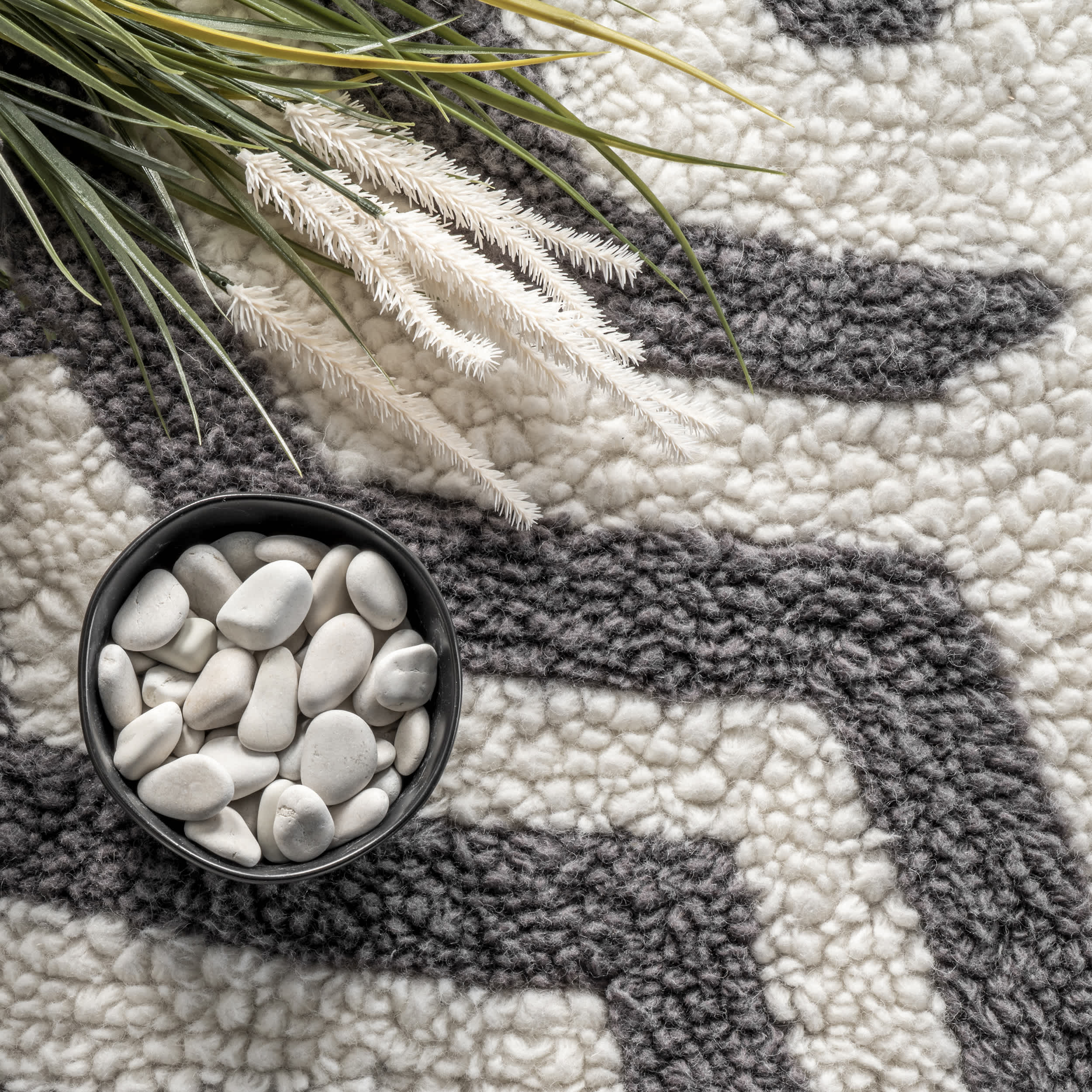 Fading Chevron Wool Washable Area Rug - Image 6