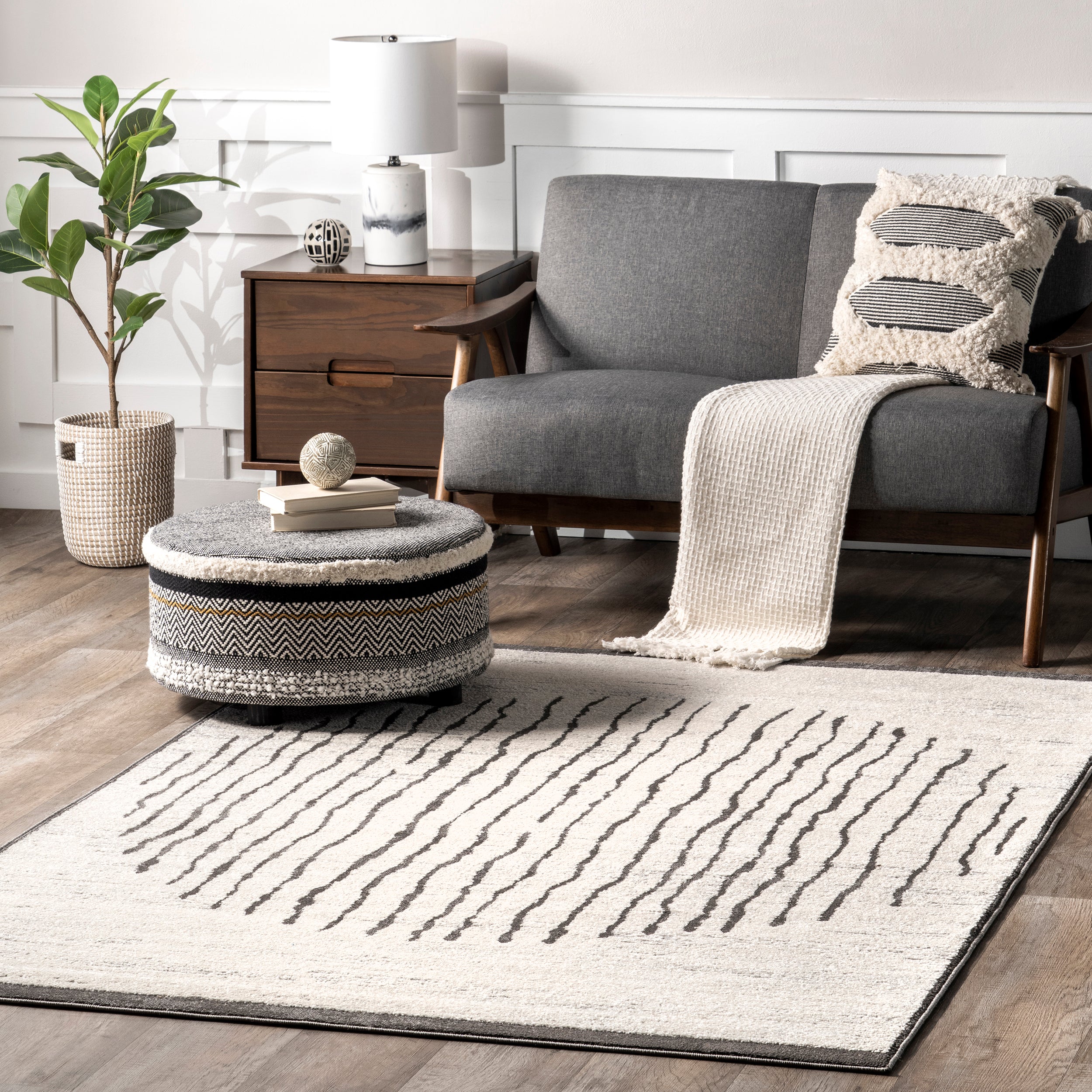 Shireen Contemporary Circle Area Rug - Image 2