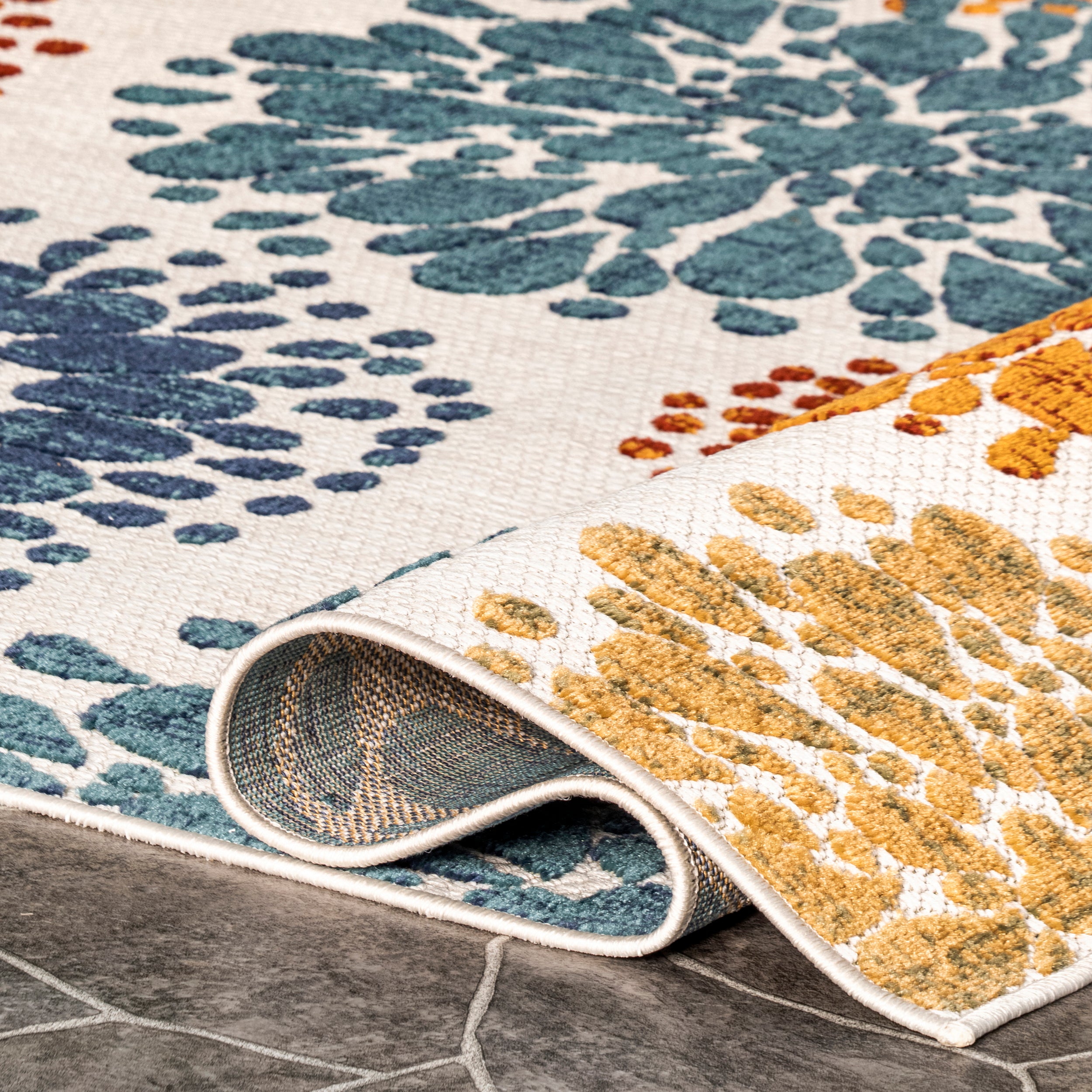 Iva Contemporary Flowers Indoor/Outdoor Area Rug - Image 4