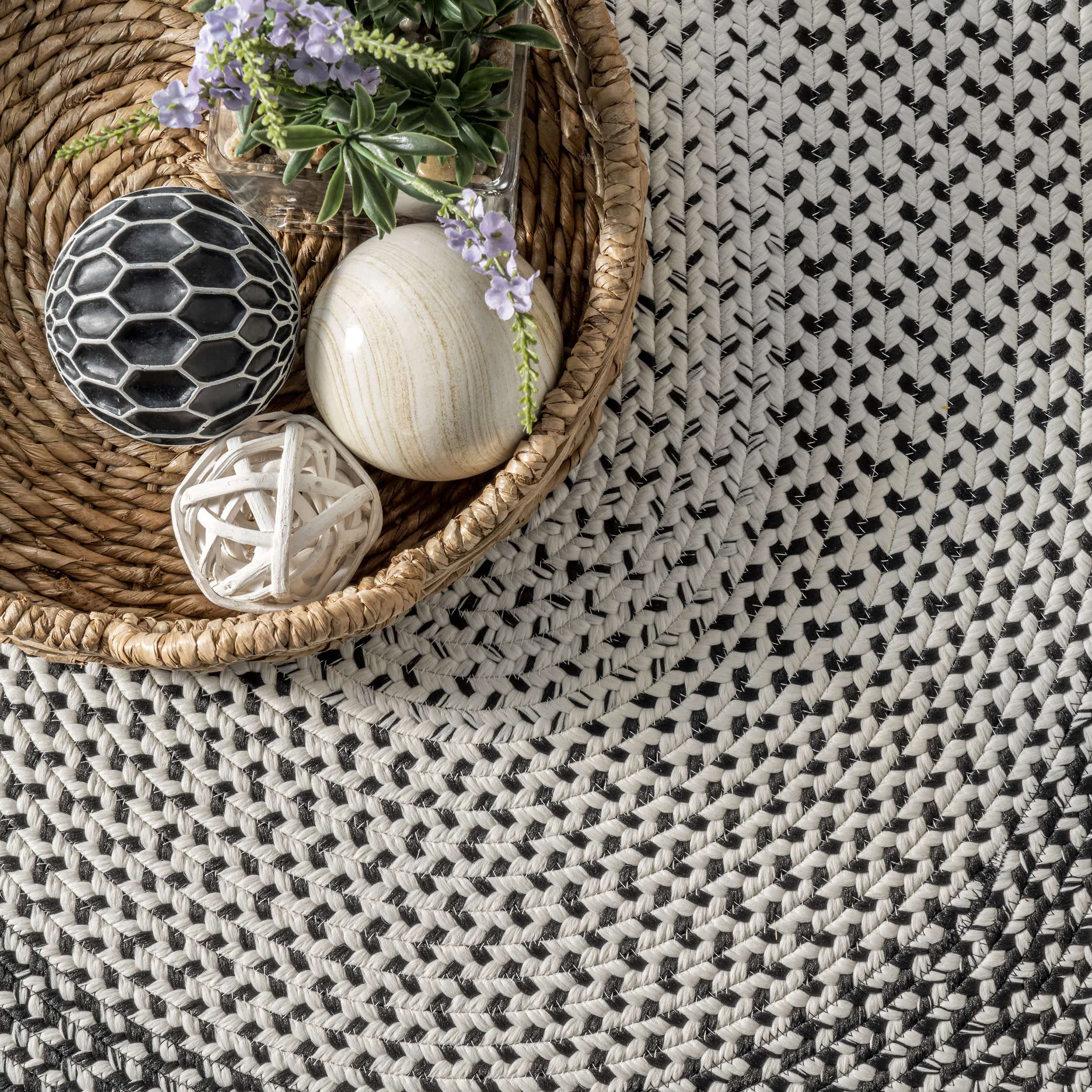 Juliana Ombre Braided Indoor/Outdoor Area Rug - Image 6
