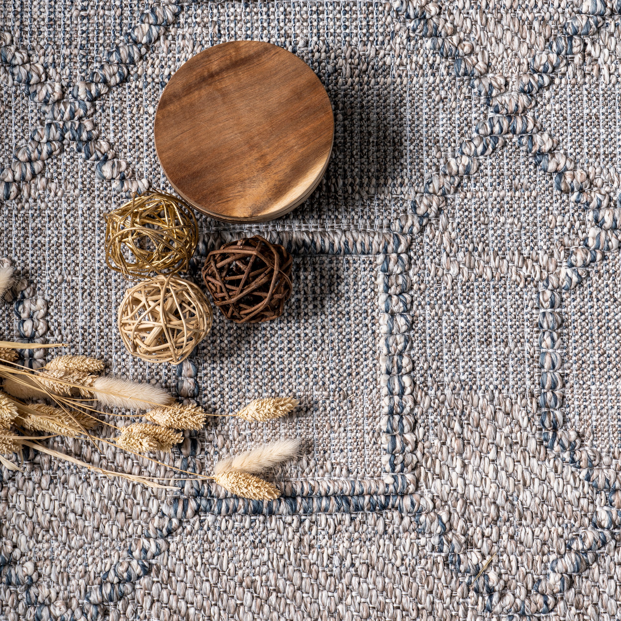 Sandee High-Low Chain Links Indoor/Outdoor Area Rug - Image 6