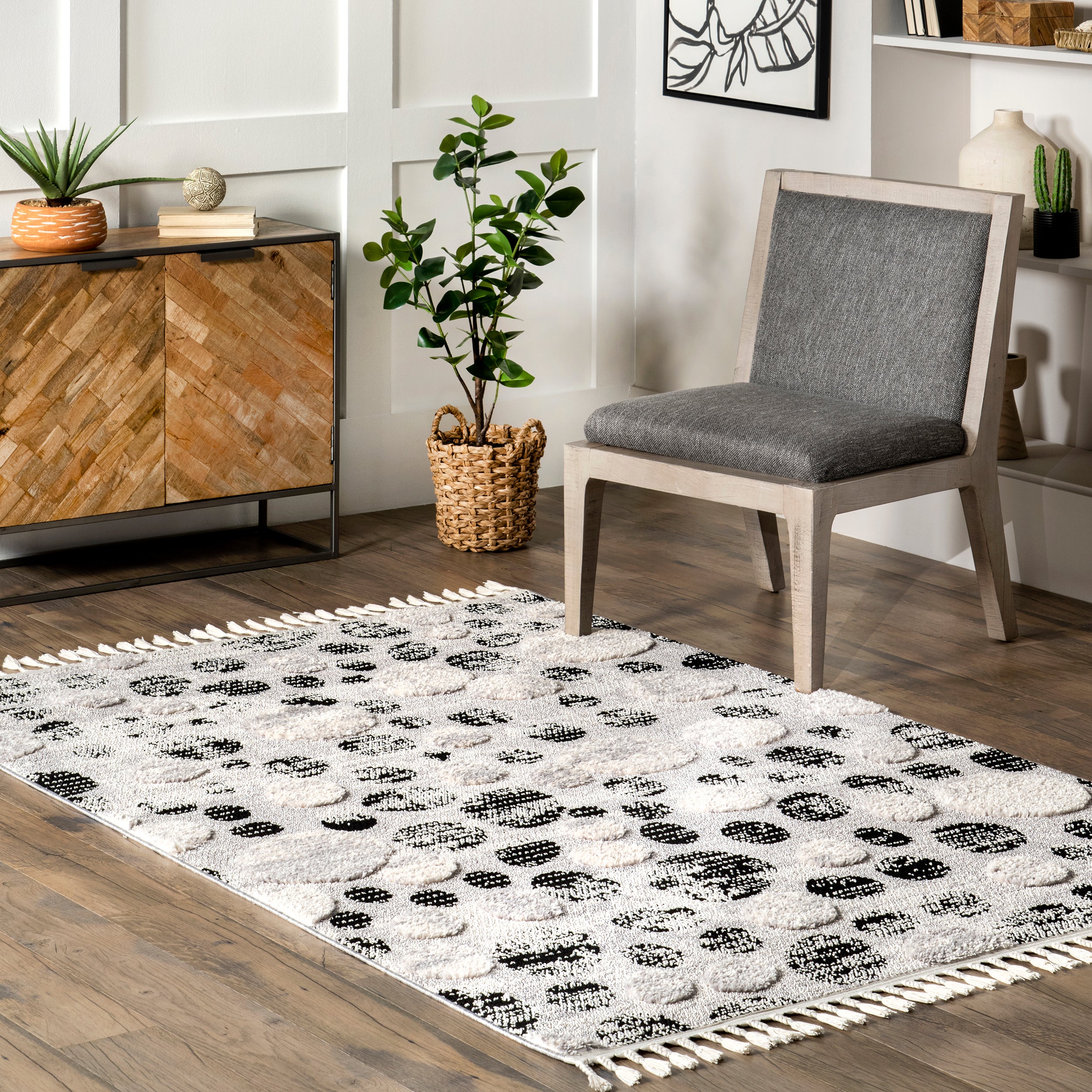 Carli Modern Pebble Tasseled Area Rug - Image 2