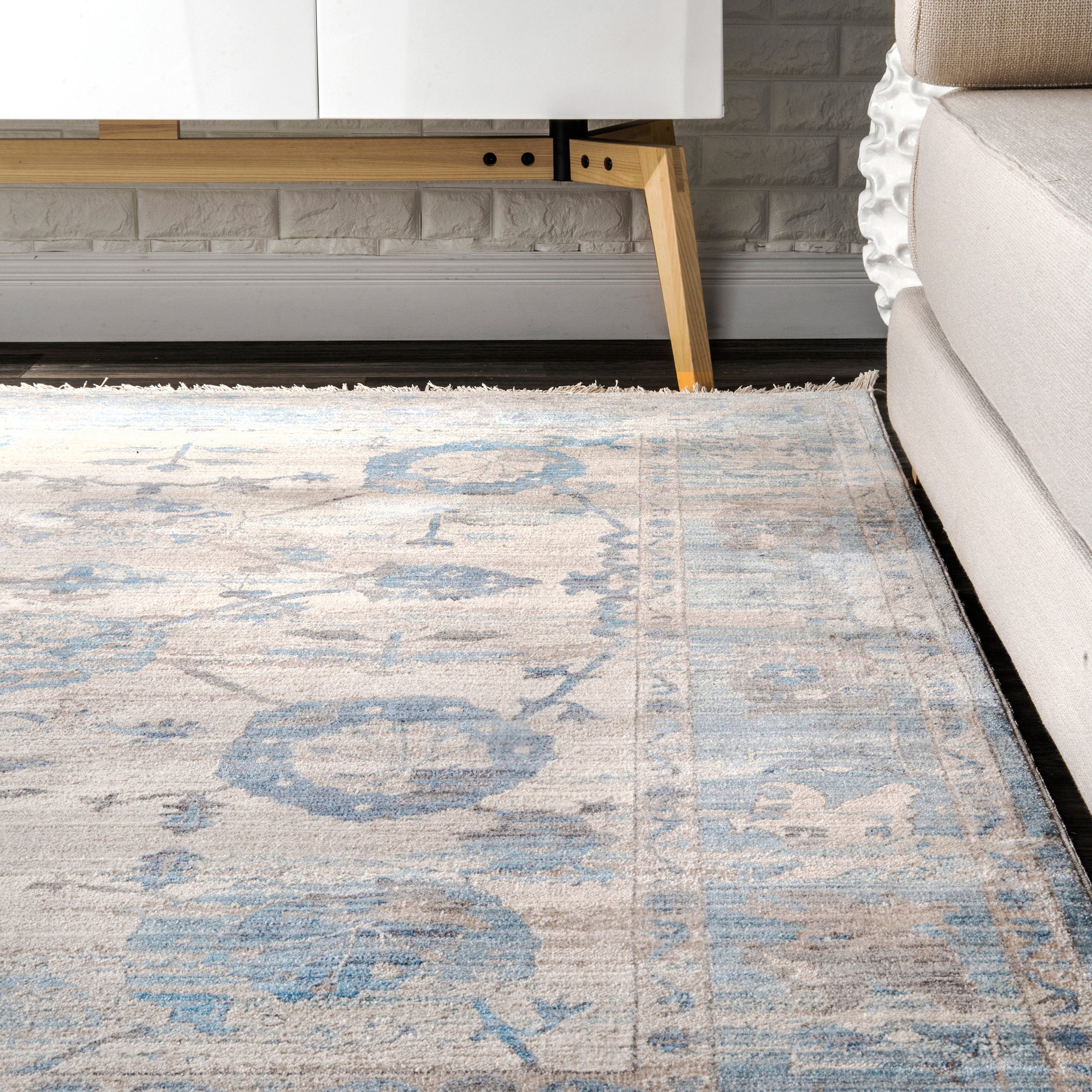 Vintage Brandi Floral Fringe Area Rug - Image 5
