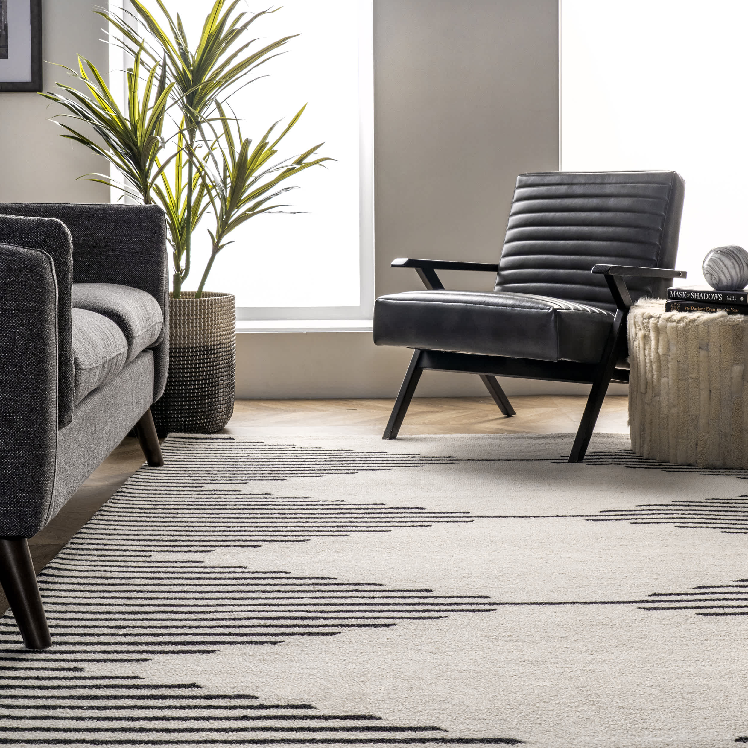 Flynne Handmade Contemporary Wool Area Rug - Image 8