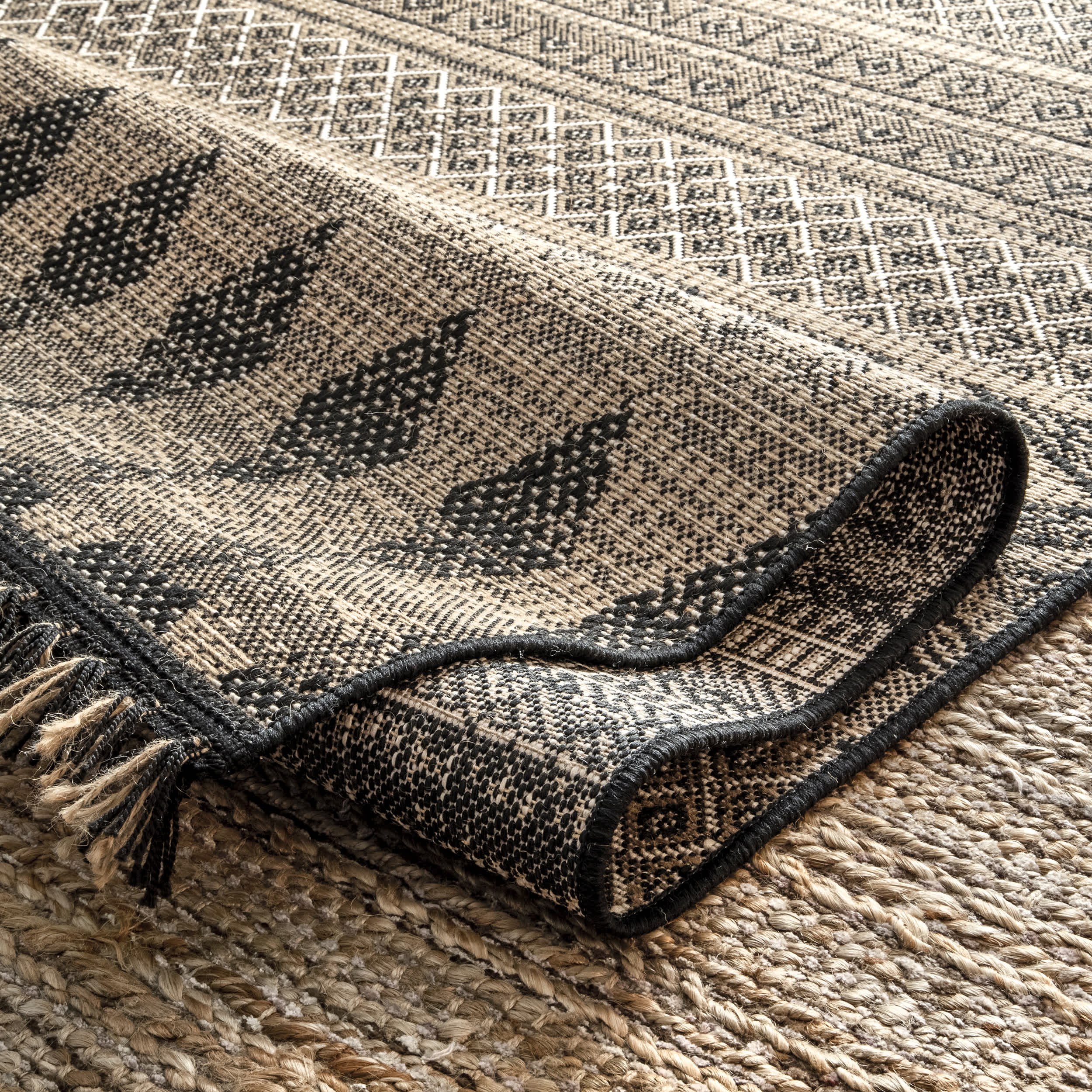 Indoor/Outdoor Modern Aztec Nicki Area Rug - Image 3
