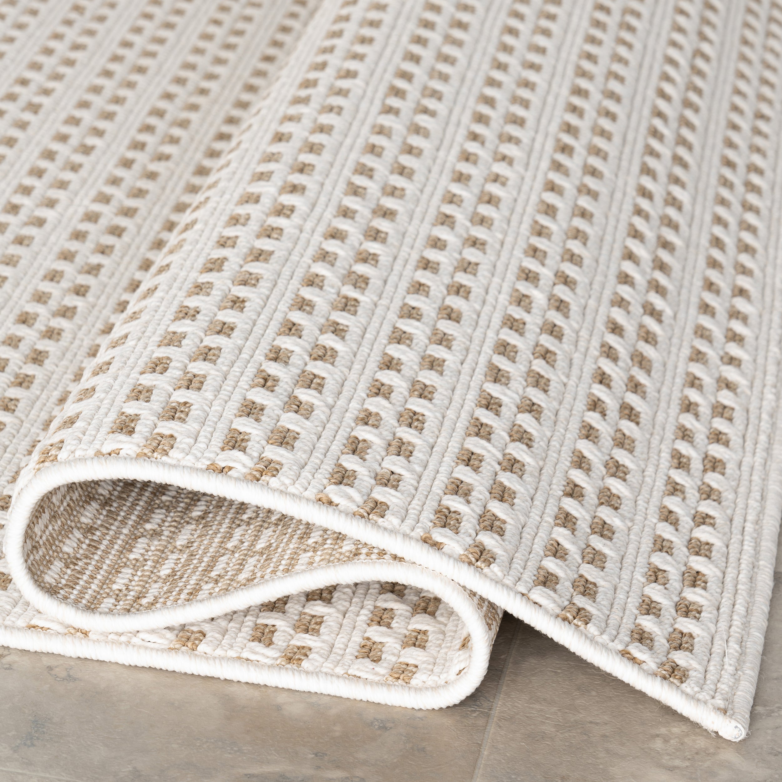 Havanah Geometric Indoor/Outdoor Area Rug - Image 4