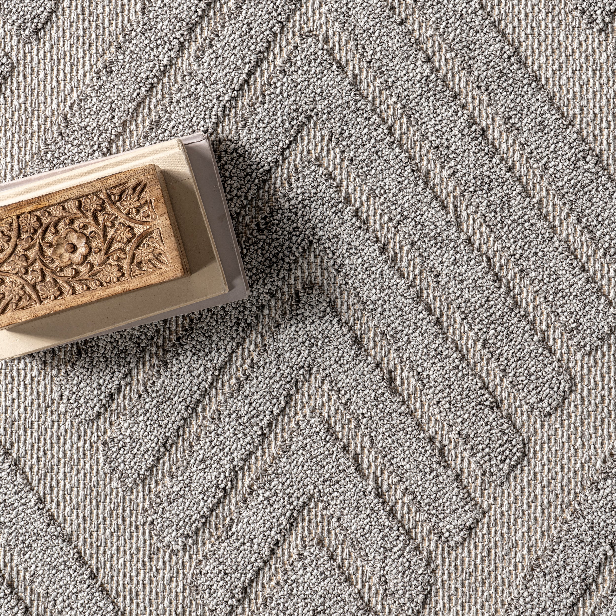 Lessie High-Low Geometric Indoor/Outdoor Area Rug - Image 6