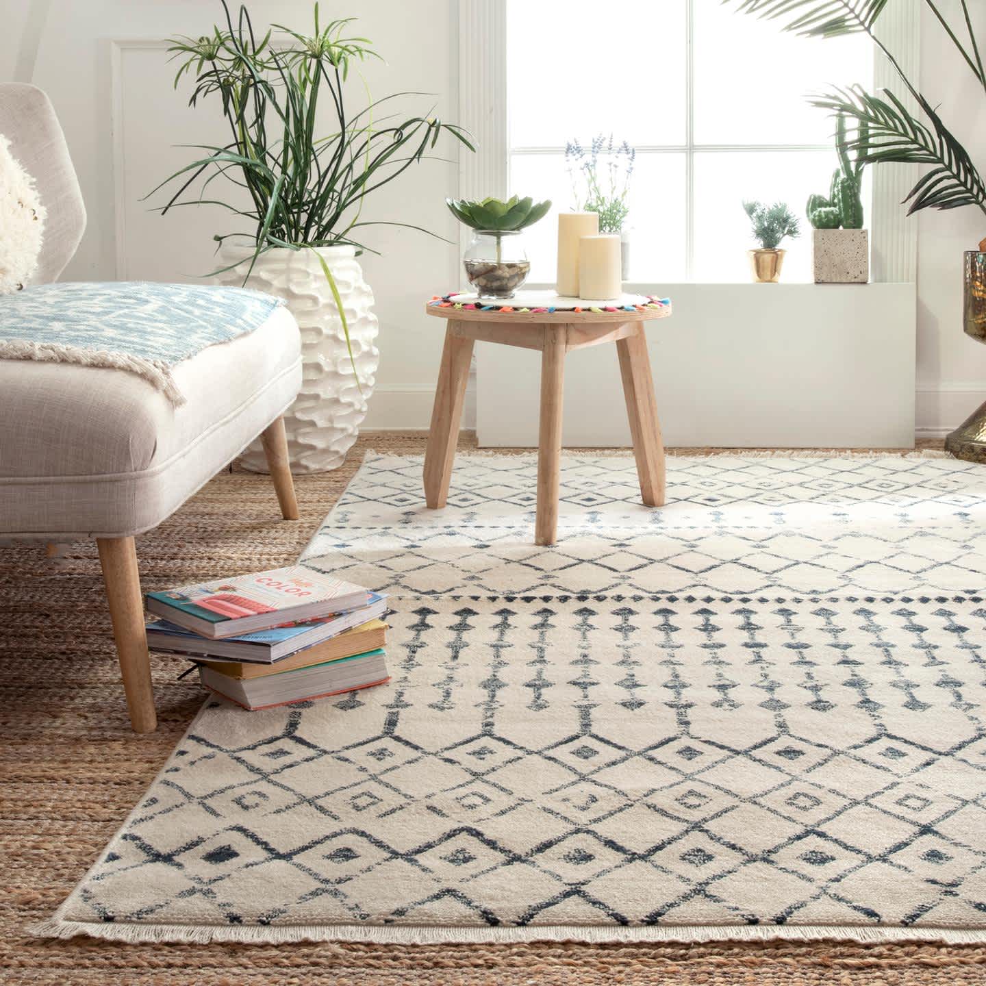 Vintage Kristi Moroccan Fringe Rug - Image 4