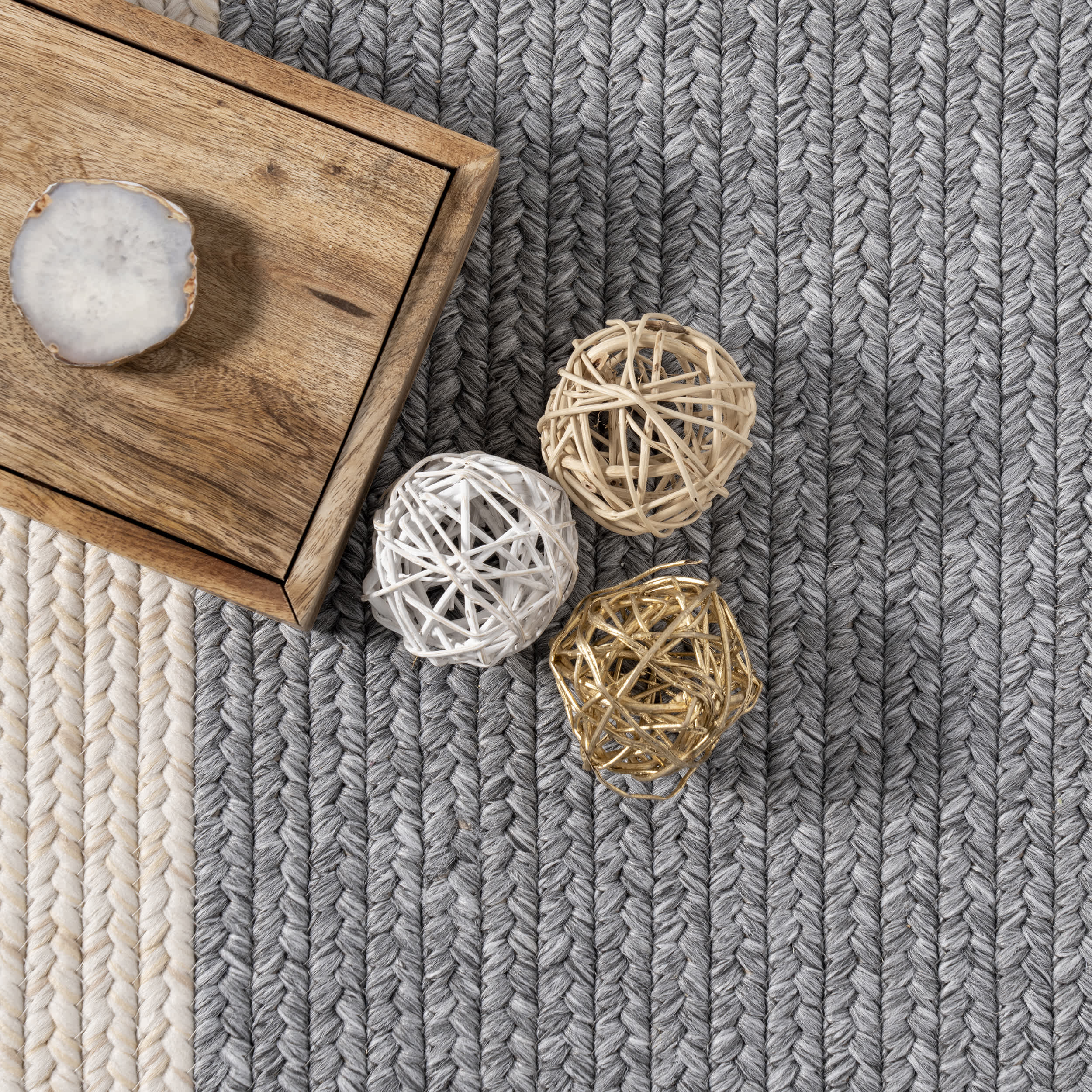 Indoor/Outdoor Braided Solid Border Delaine Area Rug - Image 6