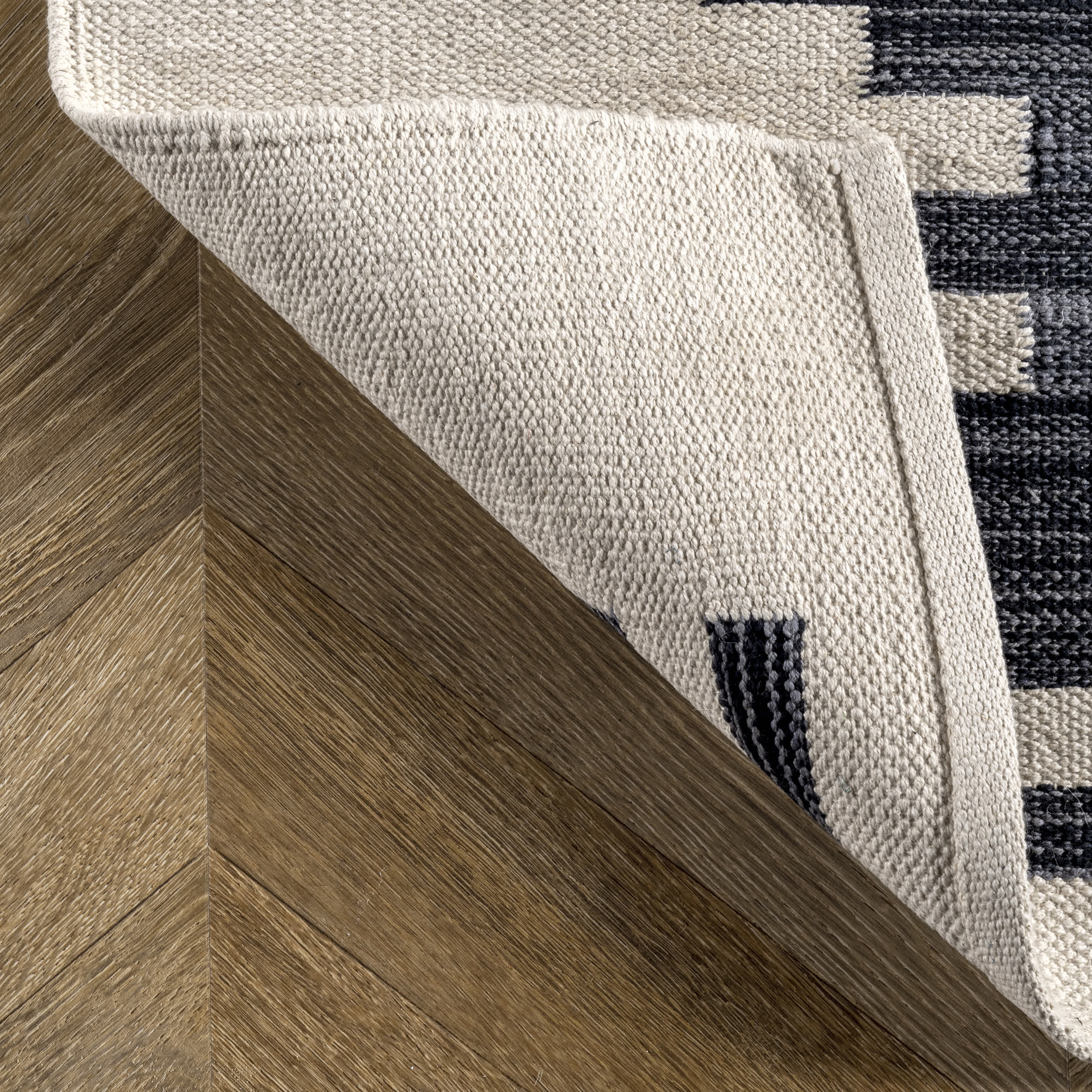 Irina Hand Loomed Contemporary Cotton Area Rug - Image 7