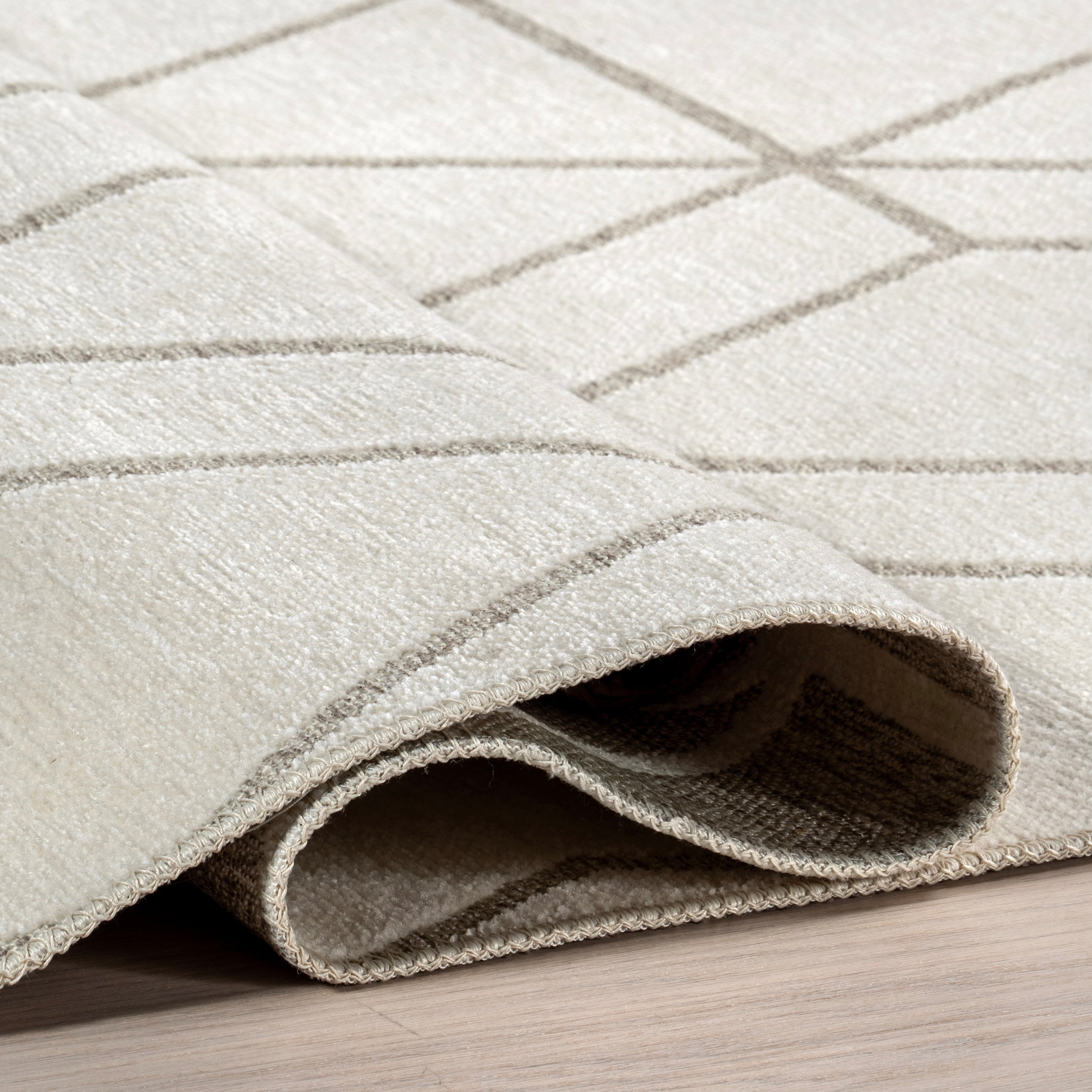 Sinclair Lattice Reversible Machine Washable Area Rug - Image 4