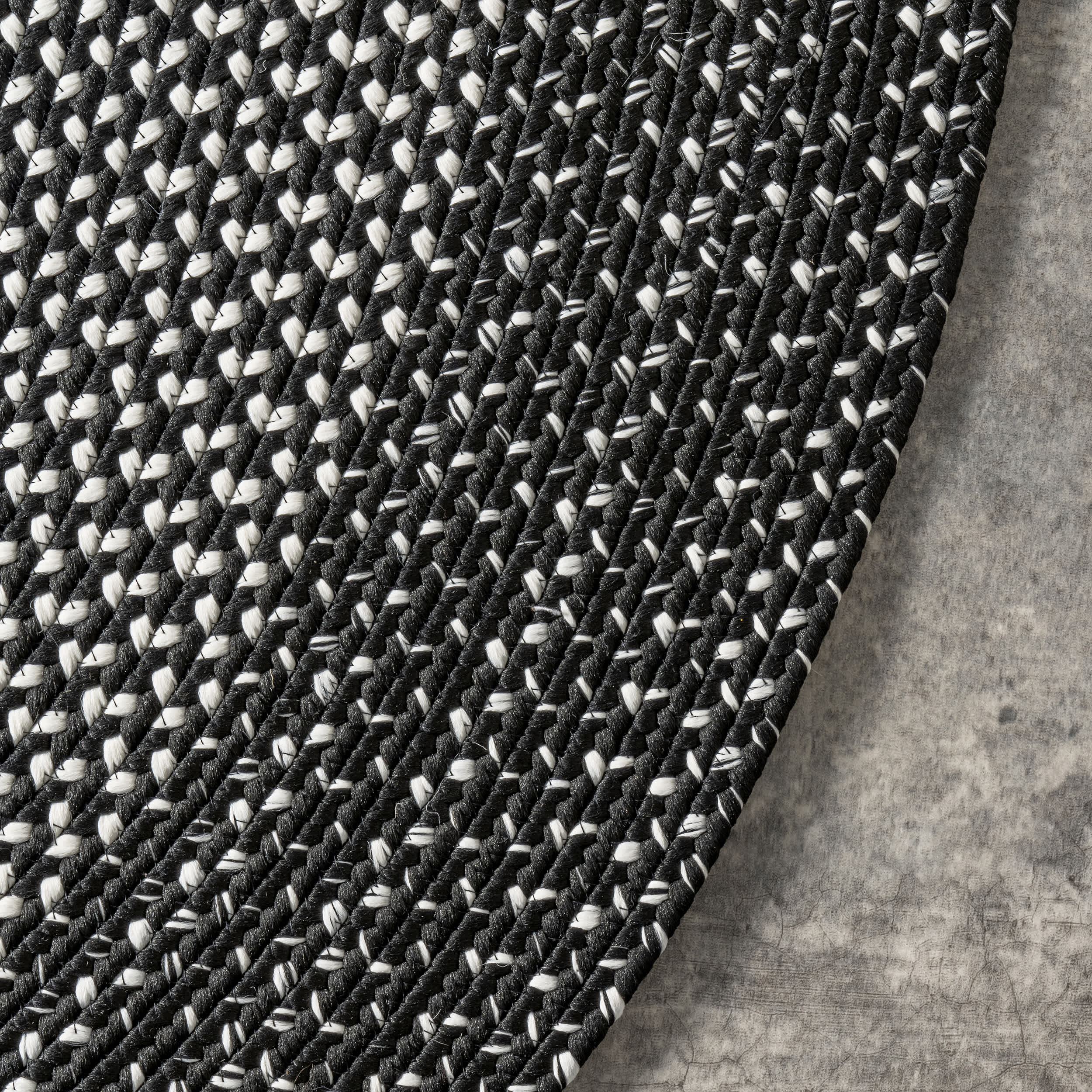 Juliana Ombre Braided Indoor/Outdoor Area Rug - Image 5