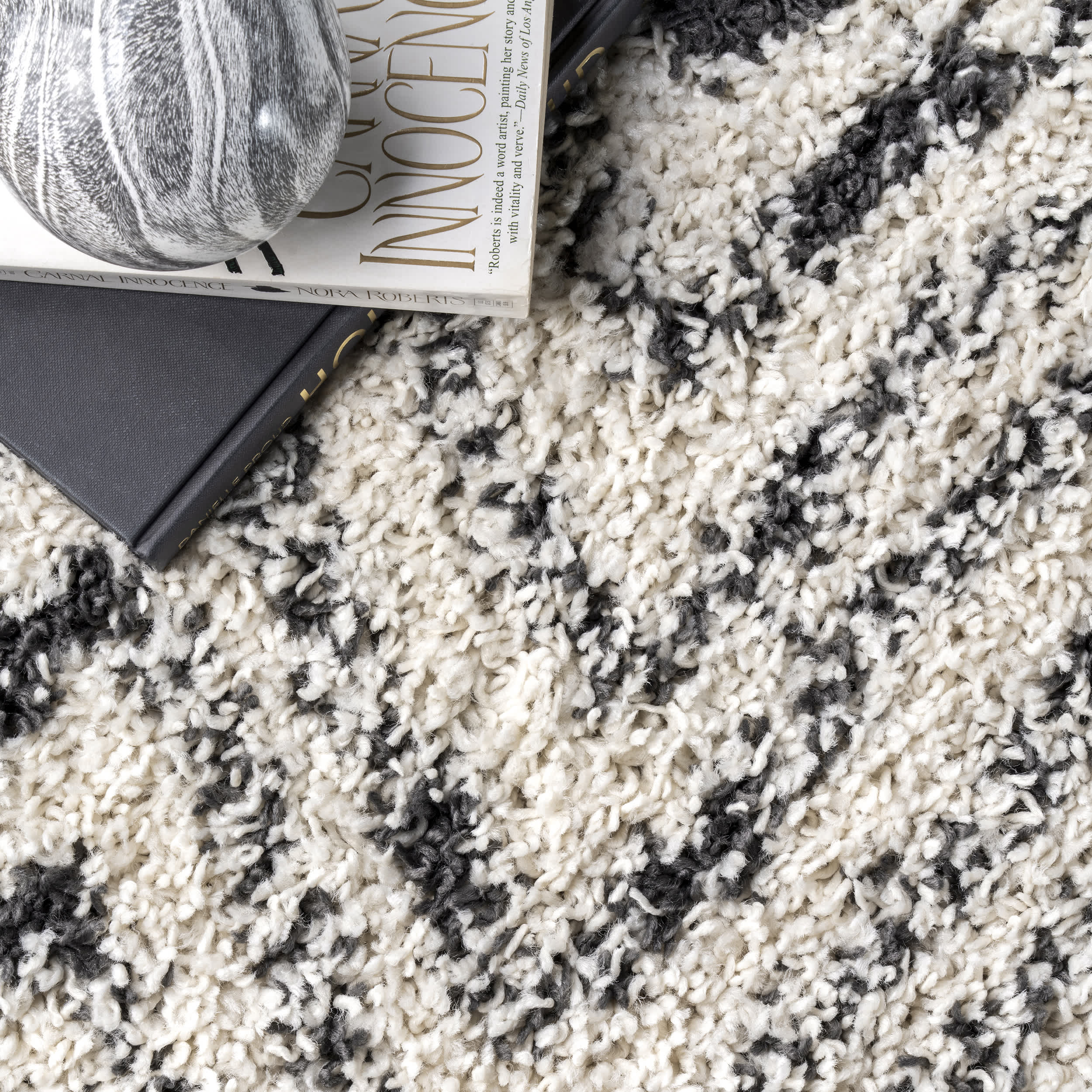 Amanda Moroccan Chevron Tassel Area Rug - Image 6