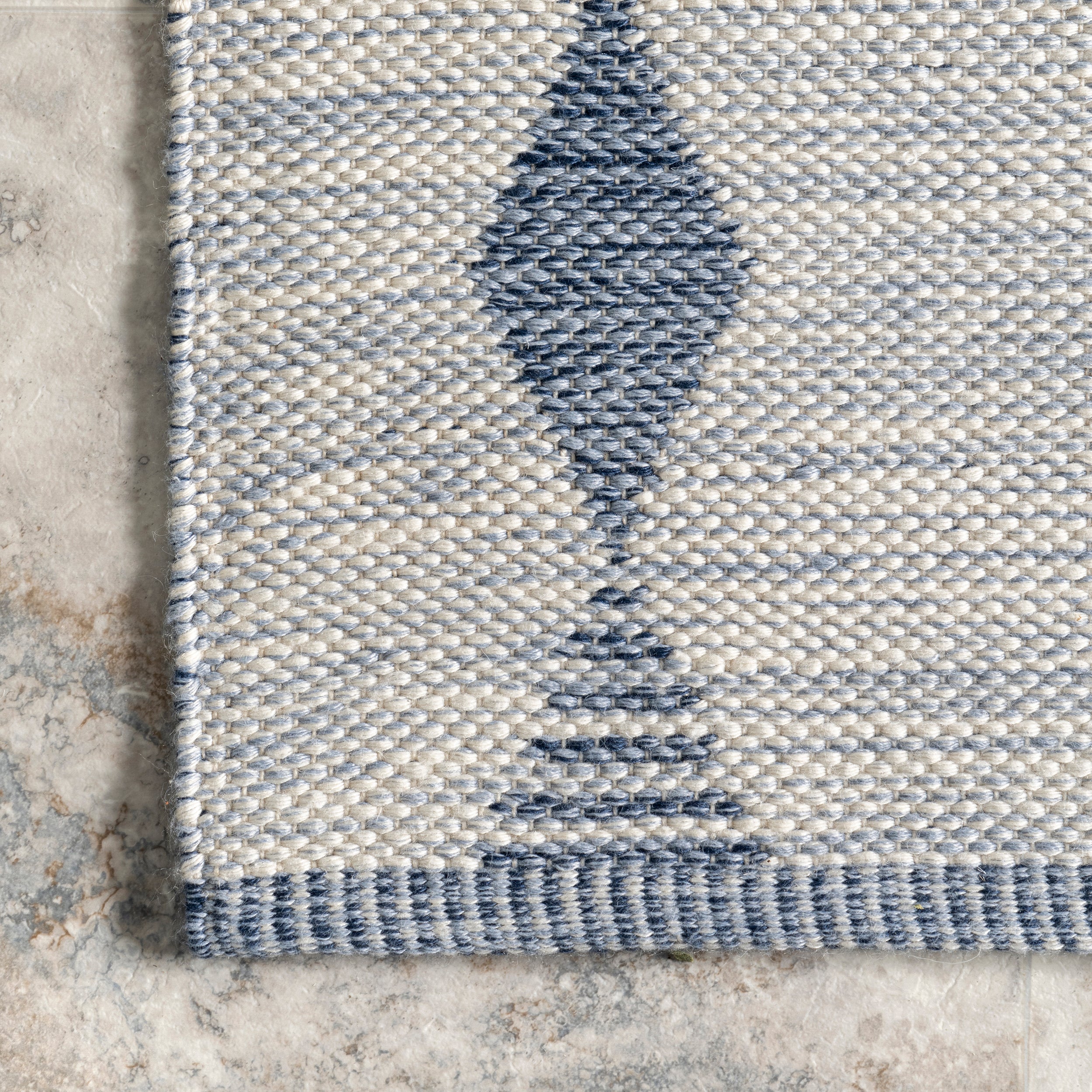 Catja Geometric Indoor/Outdoor Area Rug - Image 5