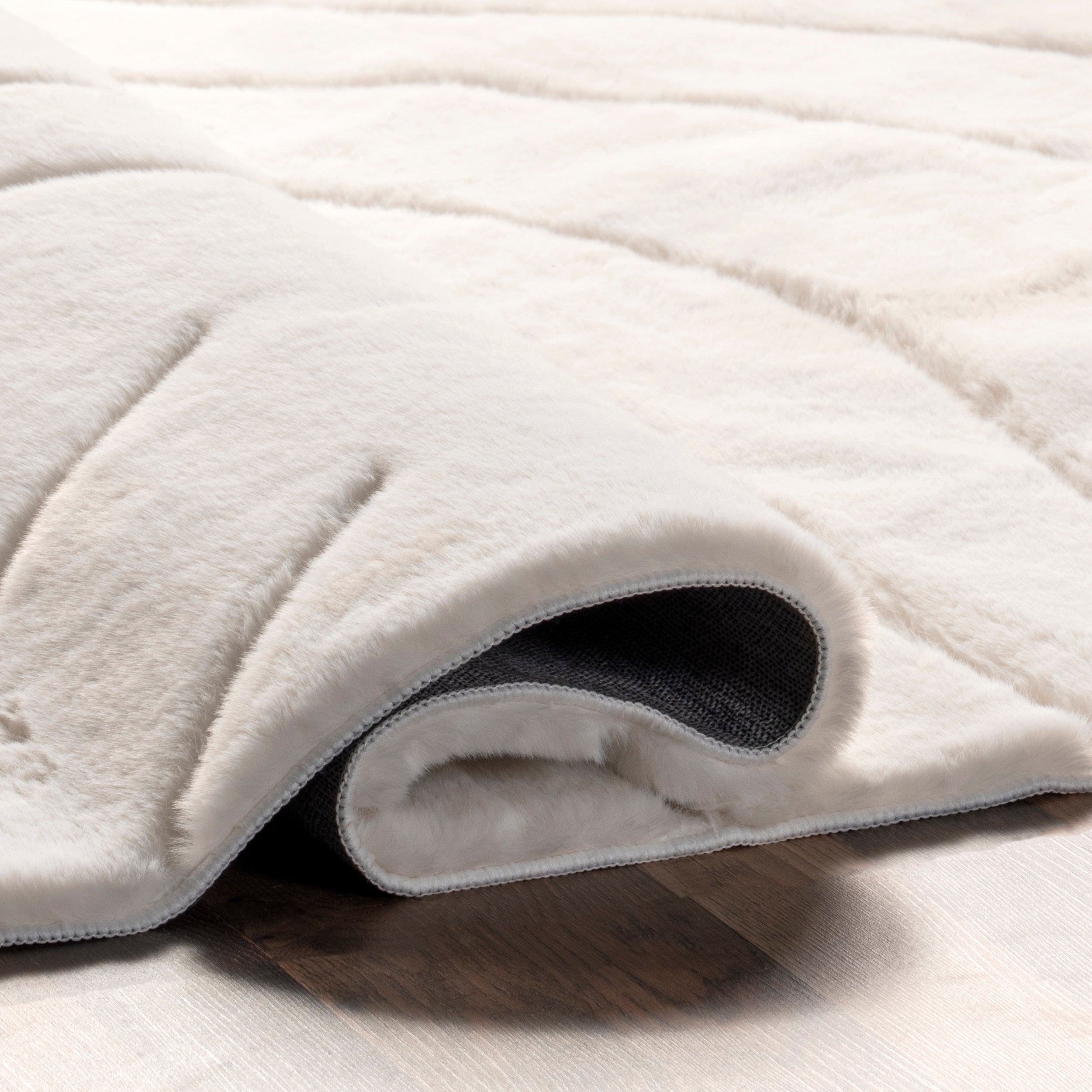 Camari Contemorary Faux Rabbit Machine Washable Area Rug - Image 4