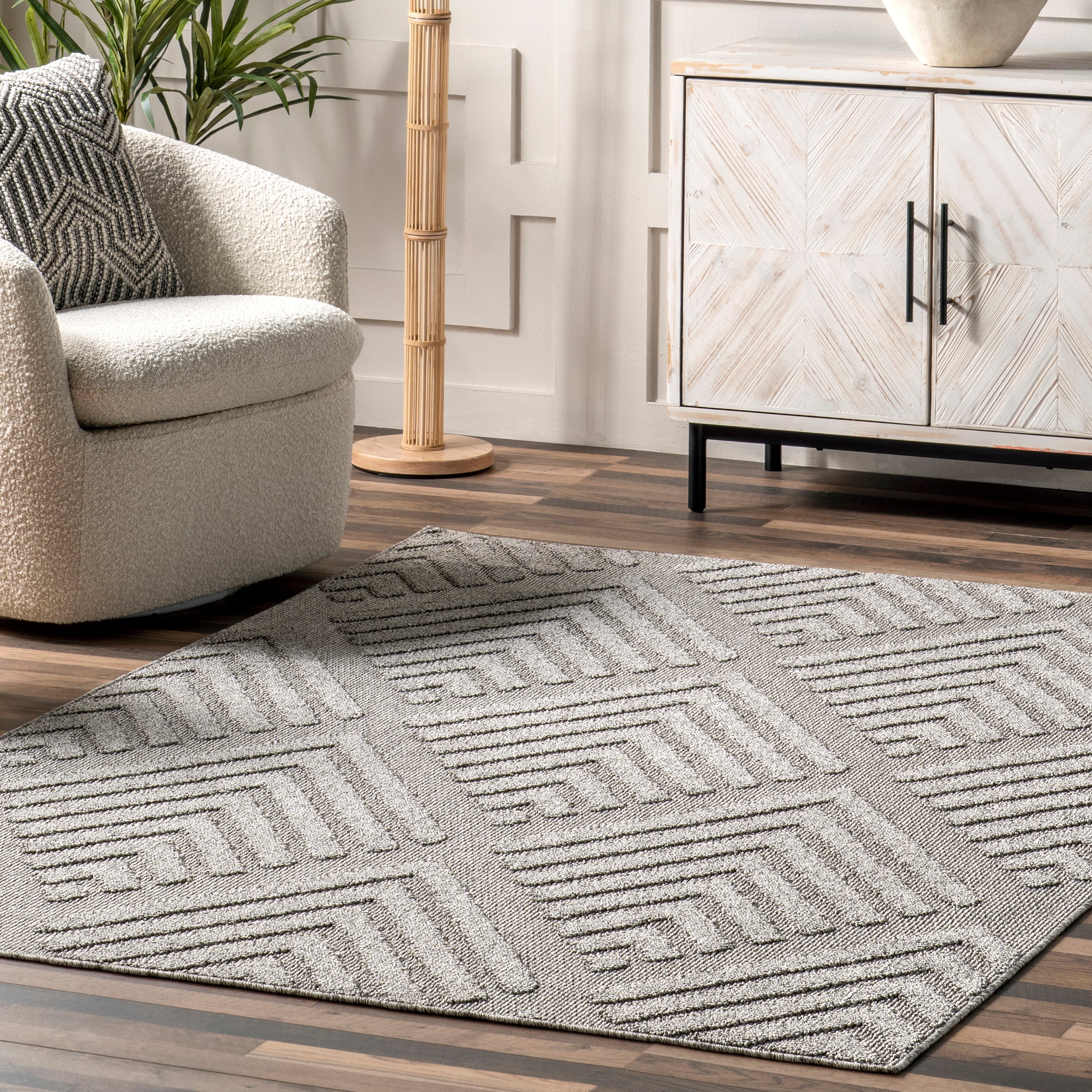 Lessie High-Low Geometric Indoor/Outdoor Area Rug - Image 9