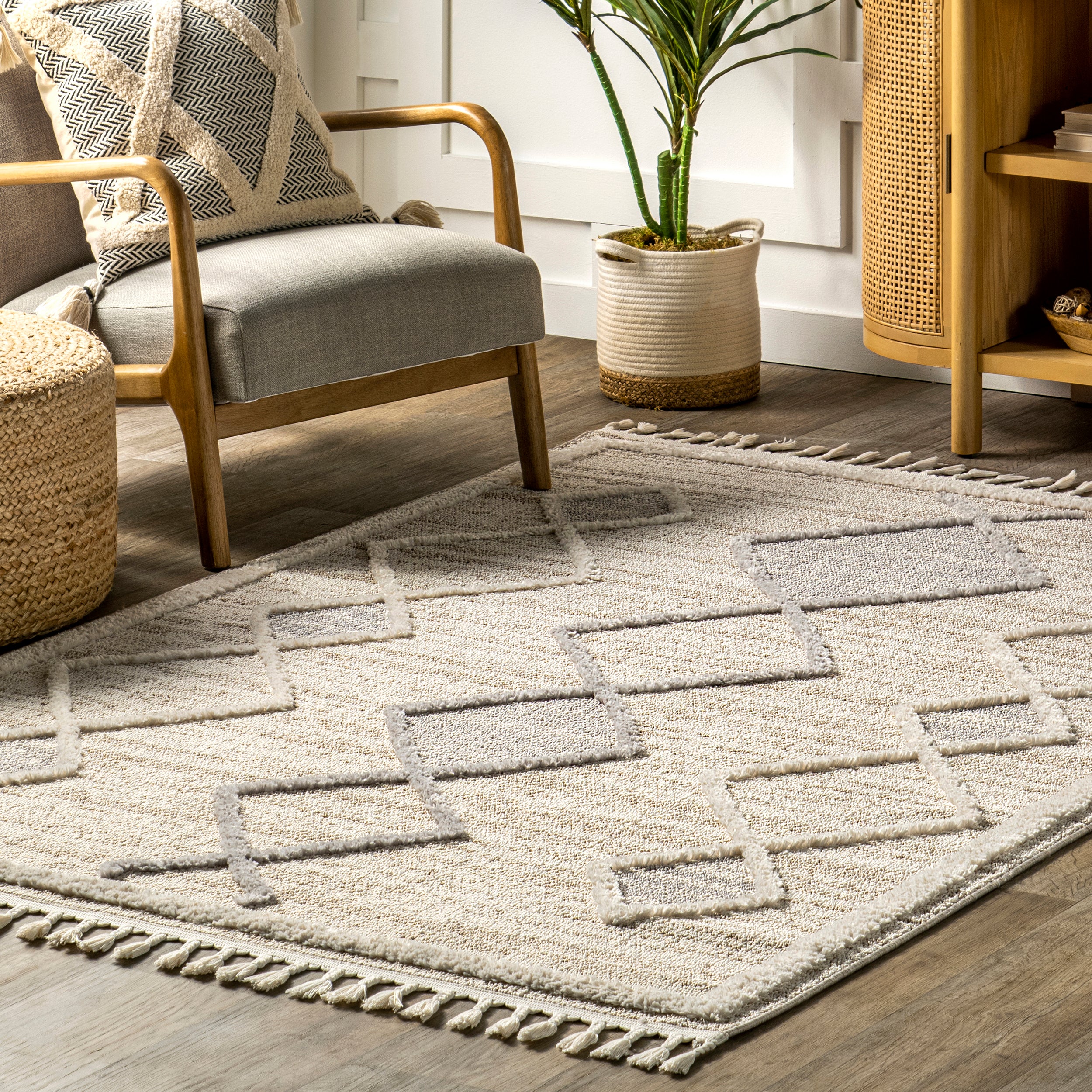 Blanche Moroccan Lattice Tasseled Area Rug - Image 9