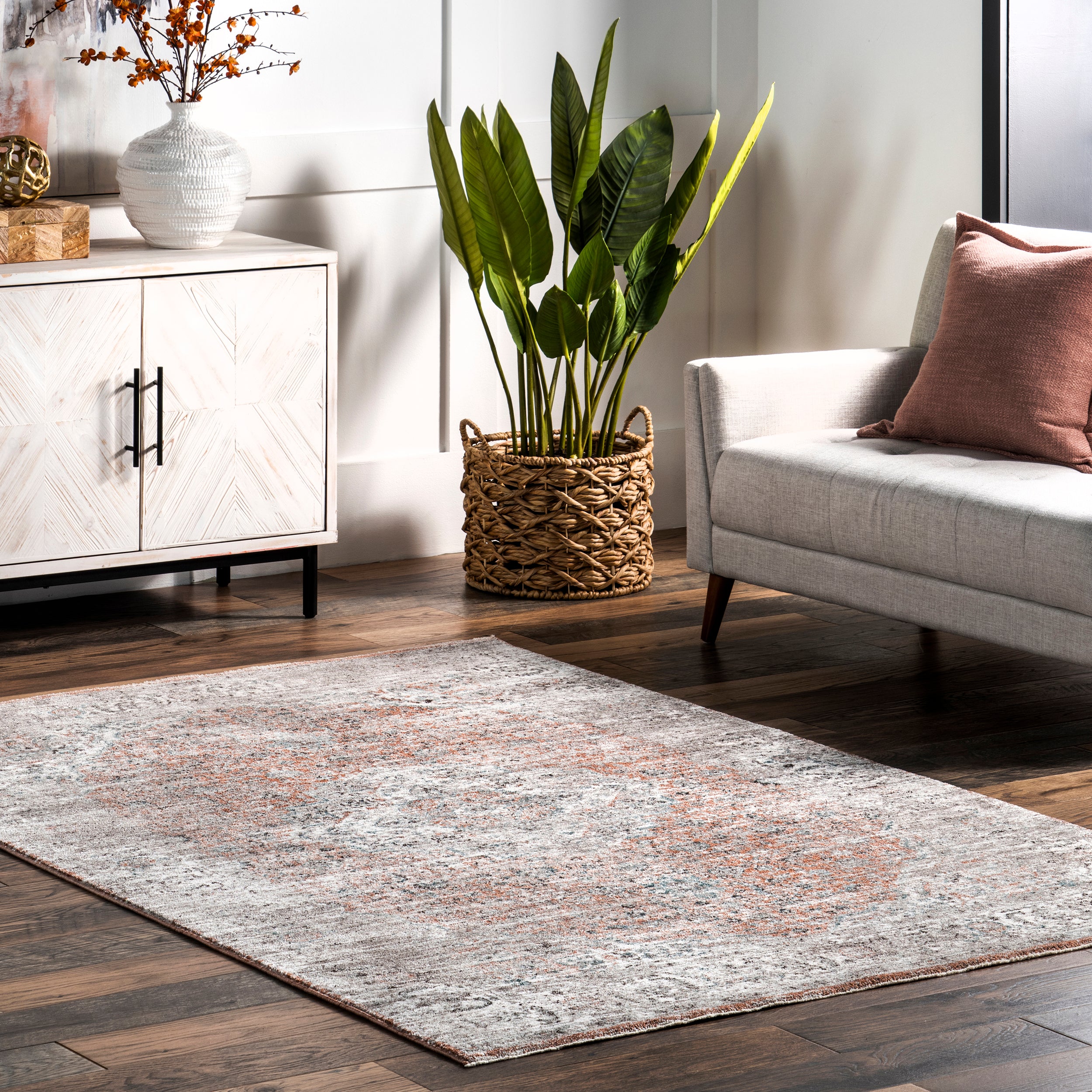 Kayleigh Traditional Faded Fringe Area Rug - Image 2
