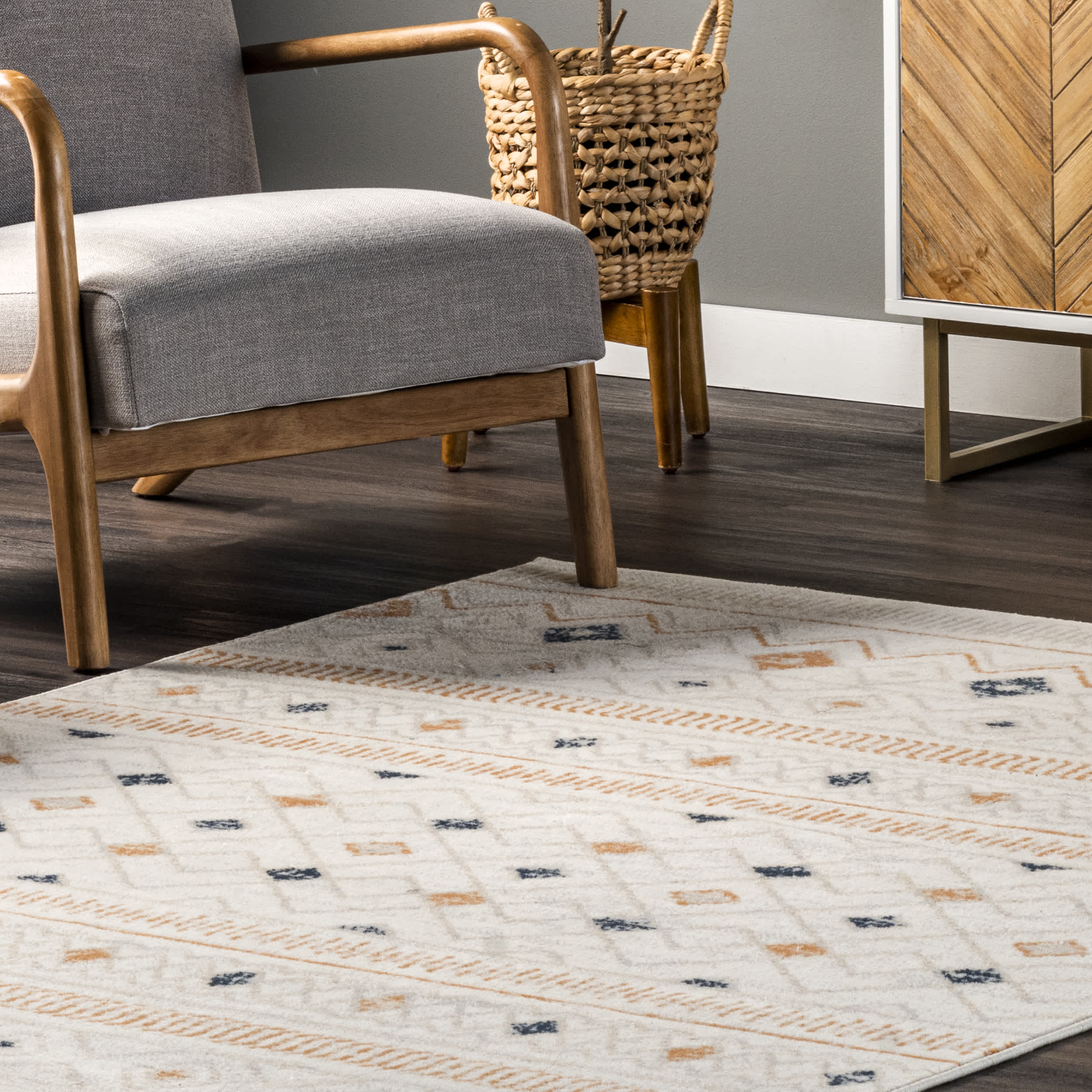 Sevanna Distressed Tribal Trellis Area Rug - Image 9