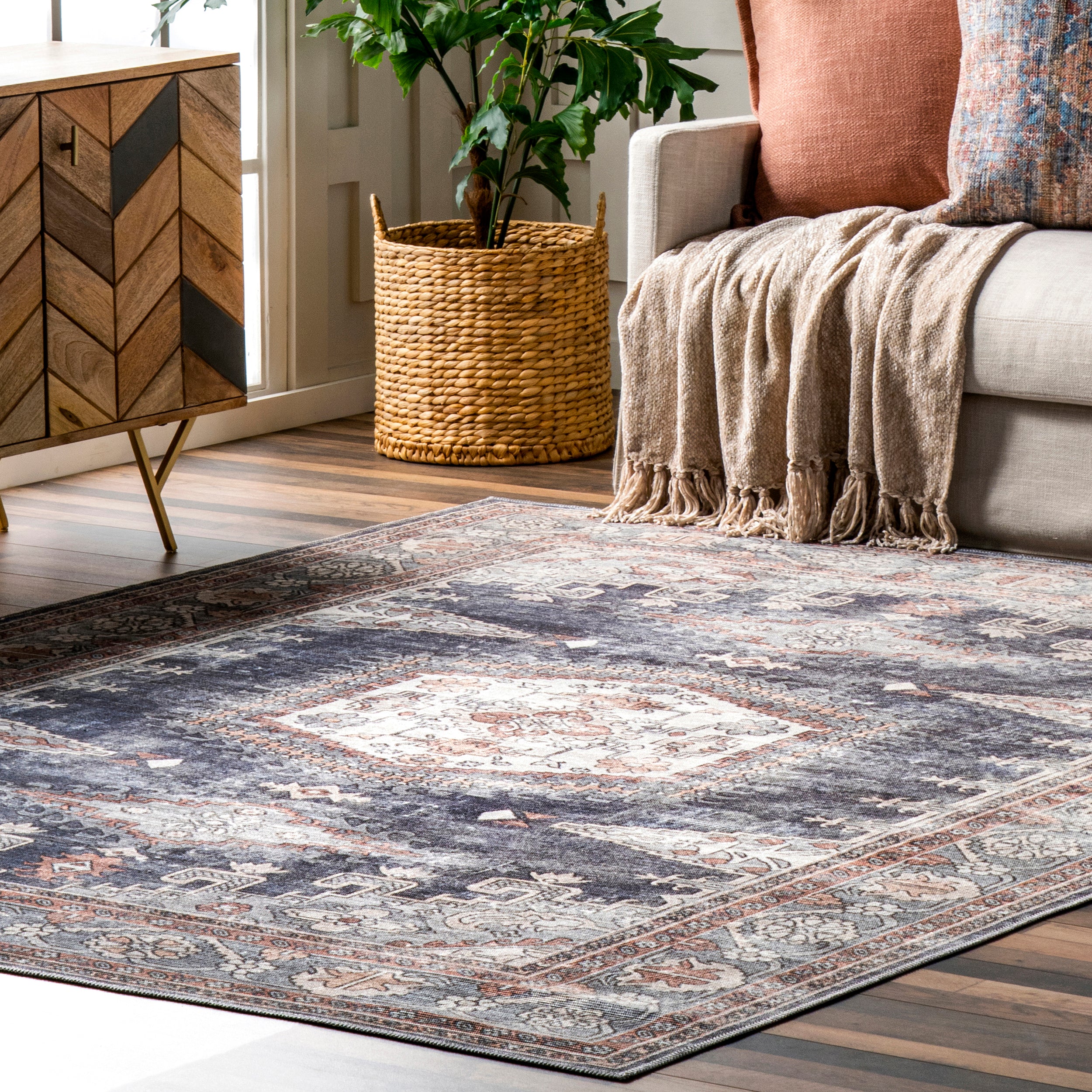 Maire Traditional Medallion Machine Washable Area Rug - Image 9