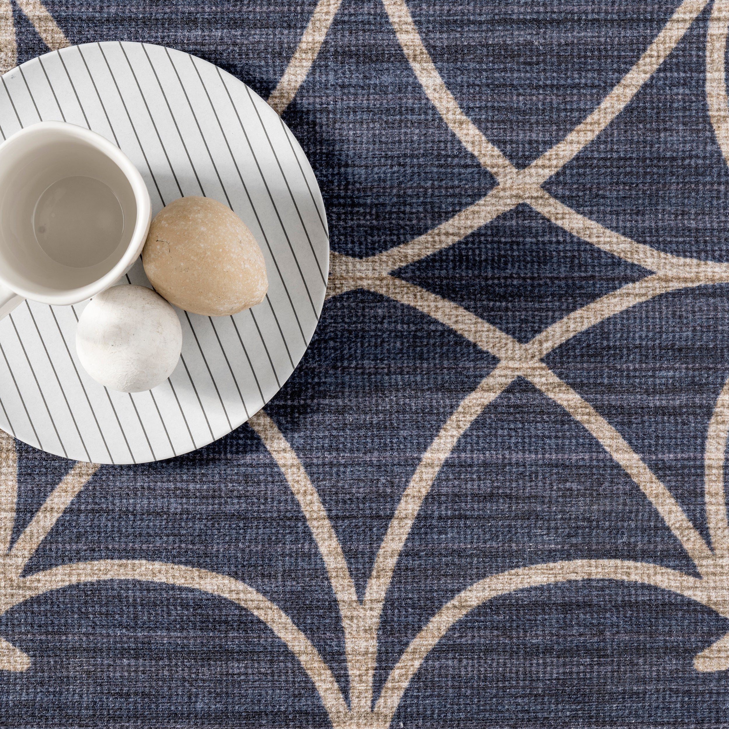 Chara Traditional Vines Machine Washable Indoor/Outdoor Area Rug - Image 6