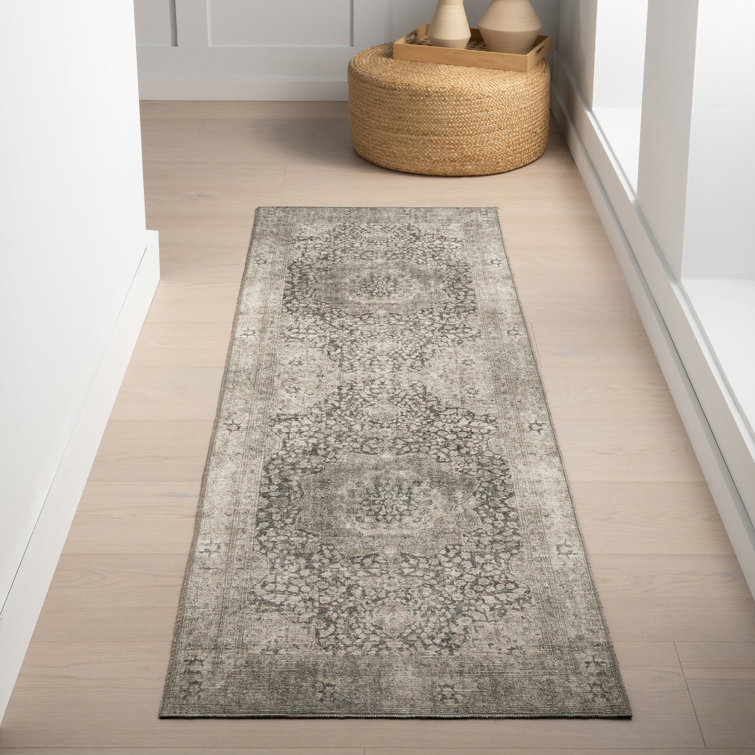 Hillstone Collection Agnetha Traditional Vintage Medallion Area Rug - Image 10